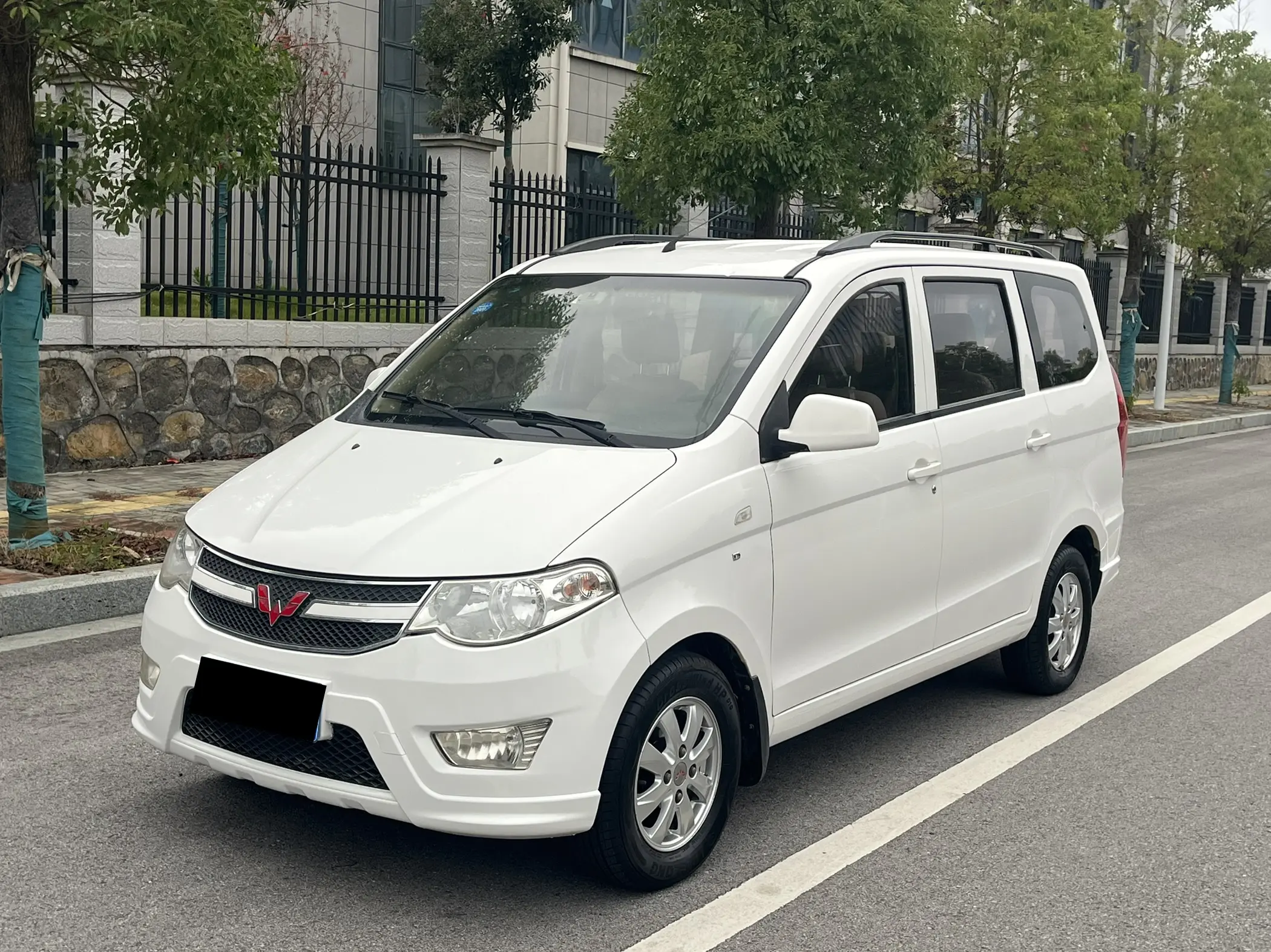 Wuling Hongguang  из Китая