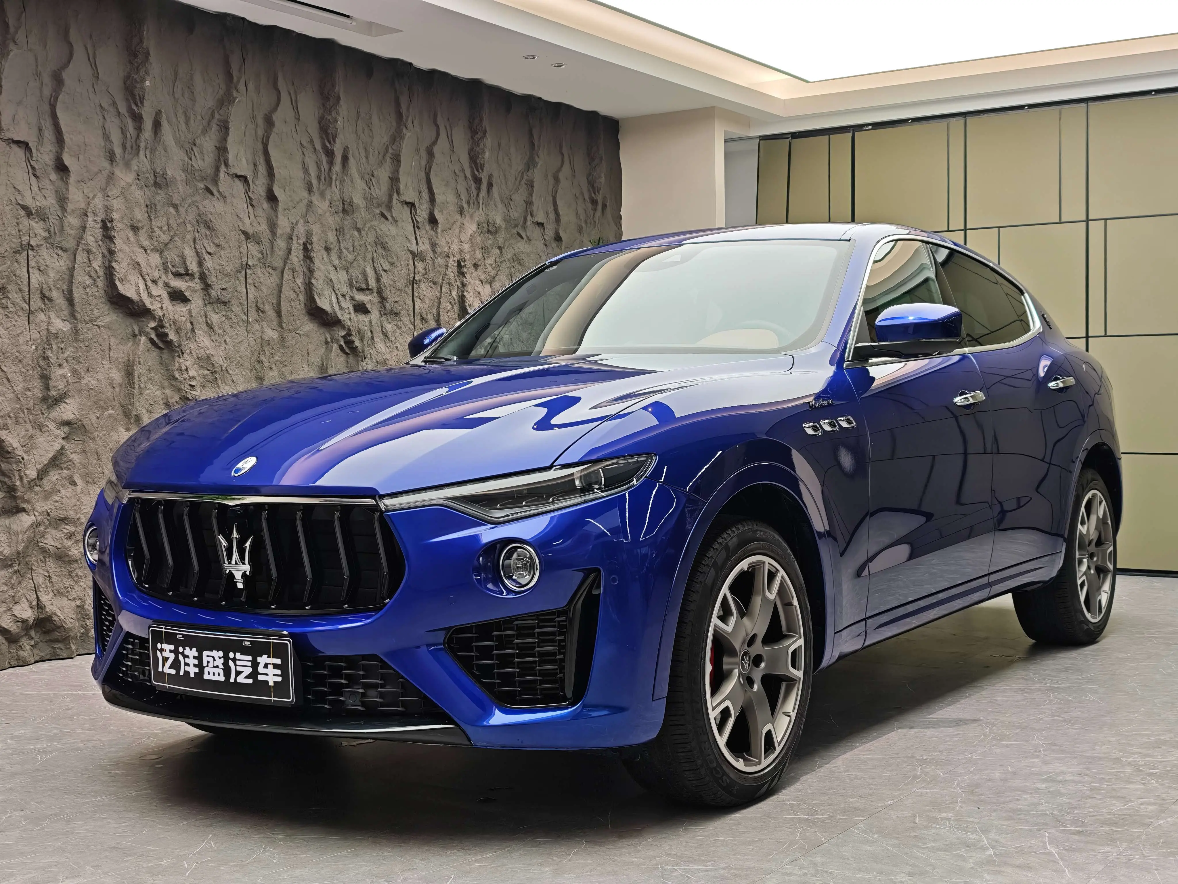 Maserati Levante  из Китая