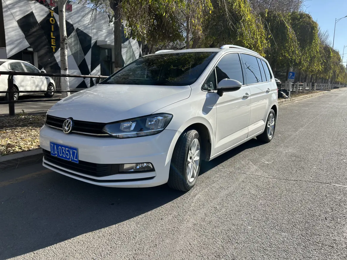 Volkswagen Touran L  из Китая