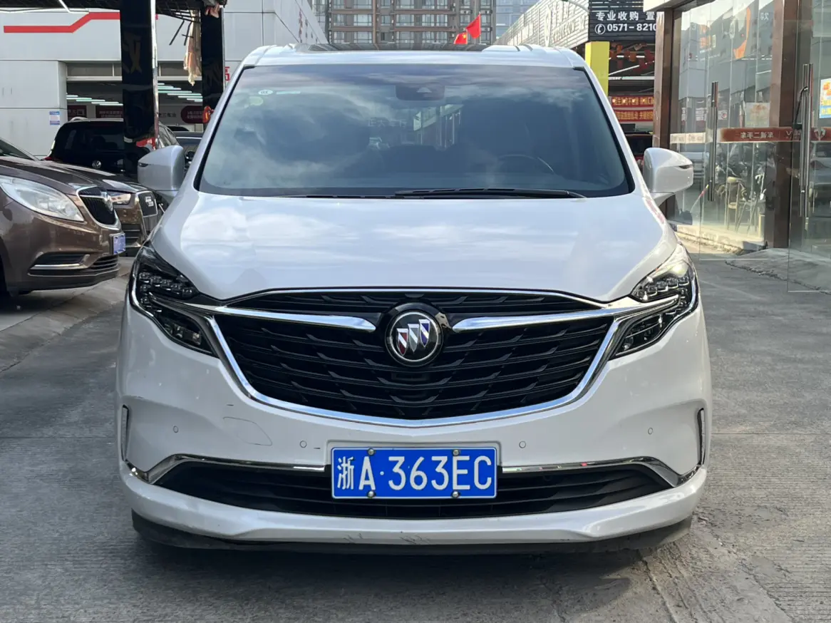 Buick GL8  из Китая