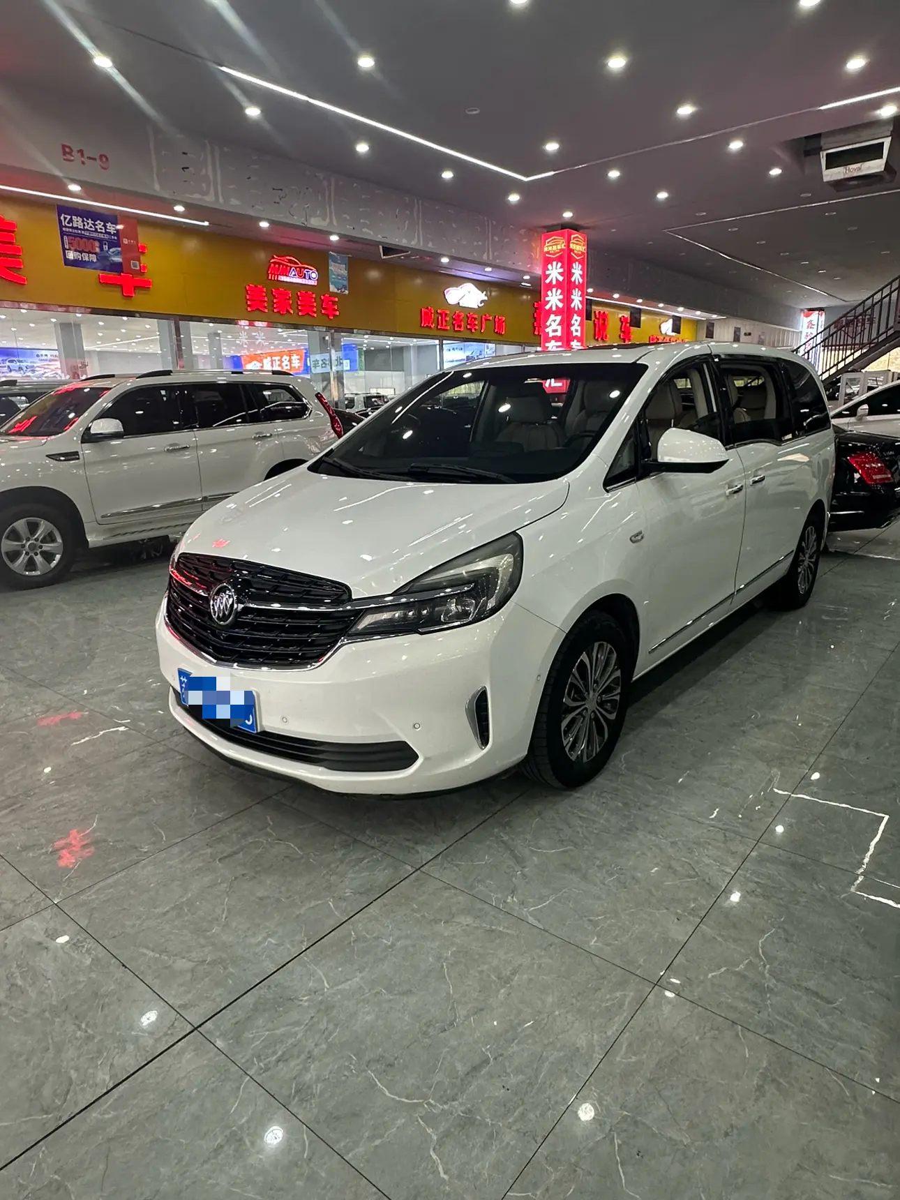 Buick GL8  из Китая