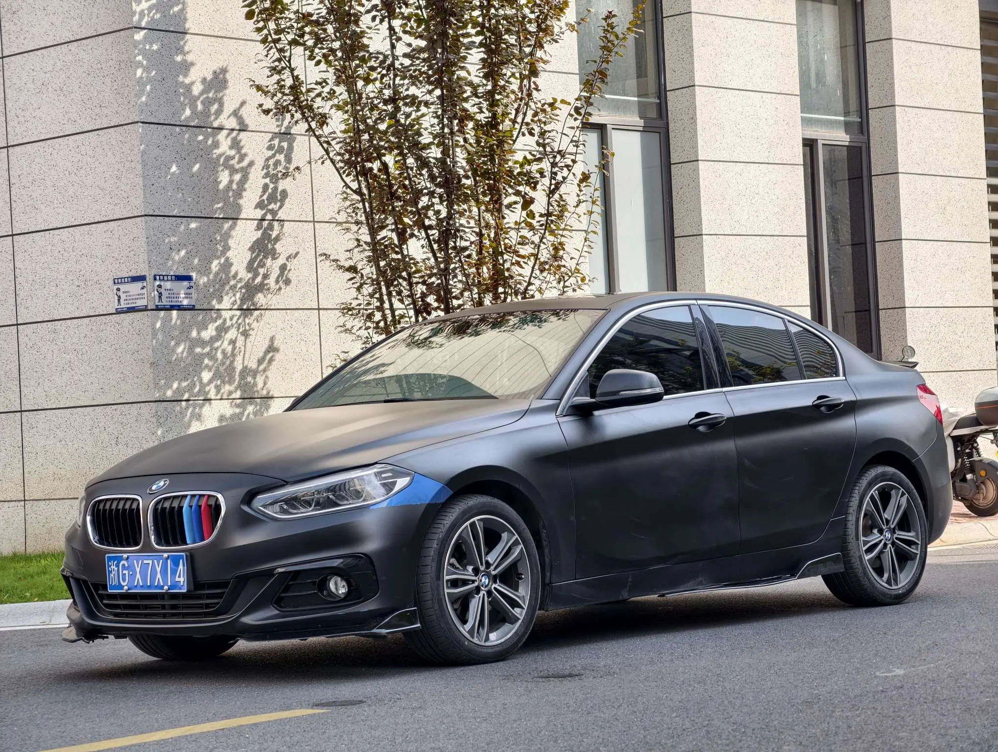 BMW 1 Series  из Китая