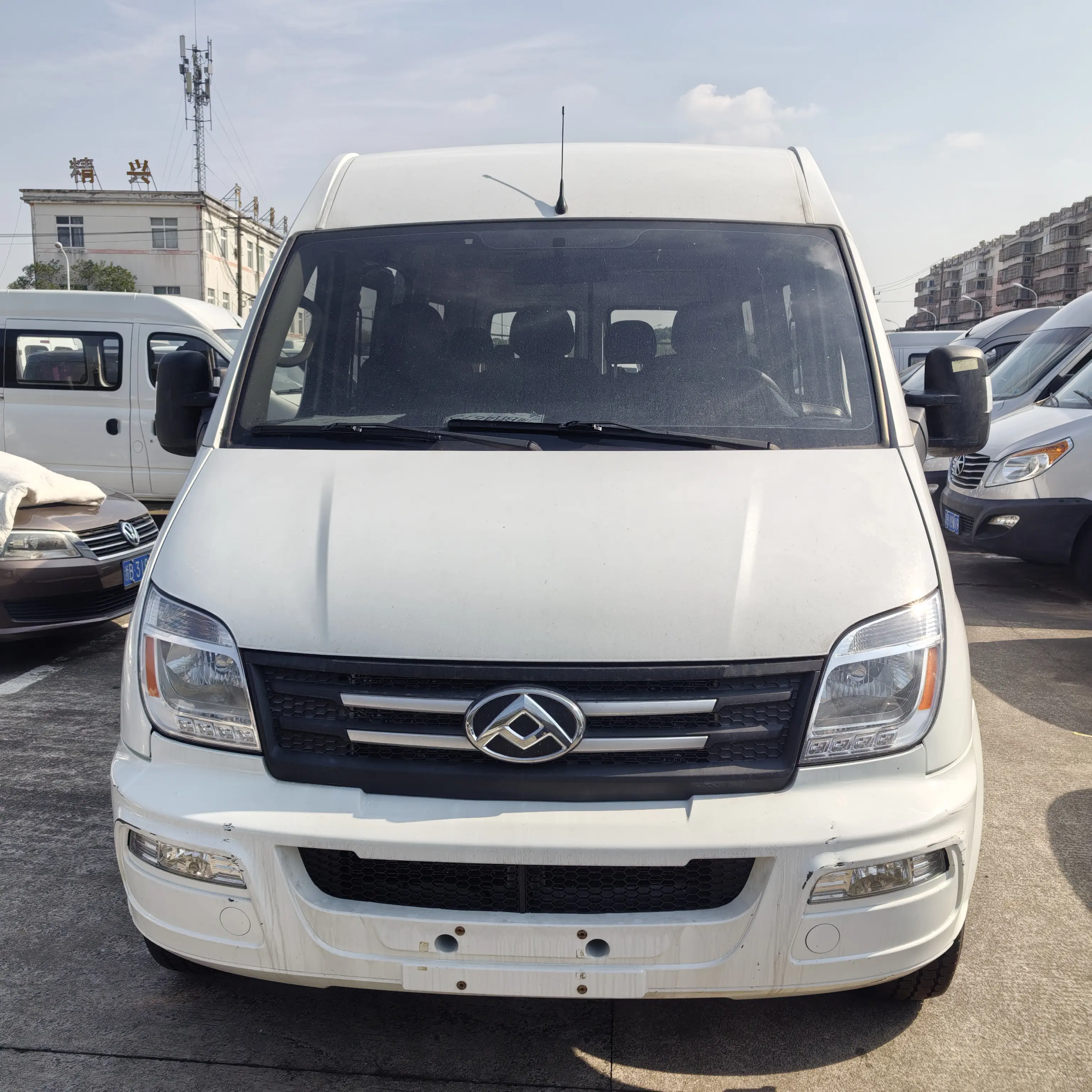 Maxus Xintu V80  из Китая