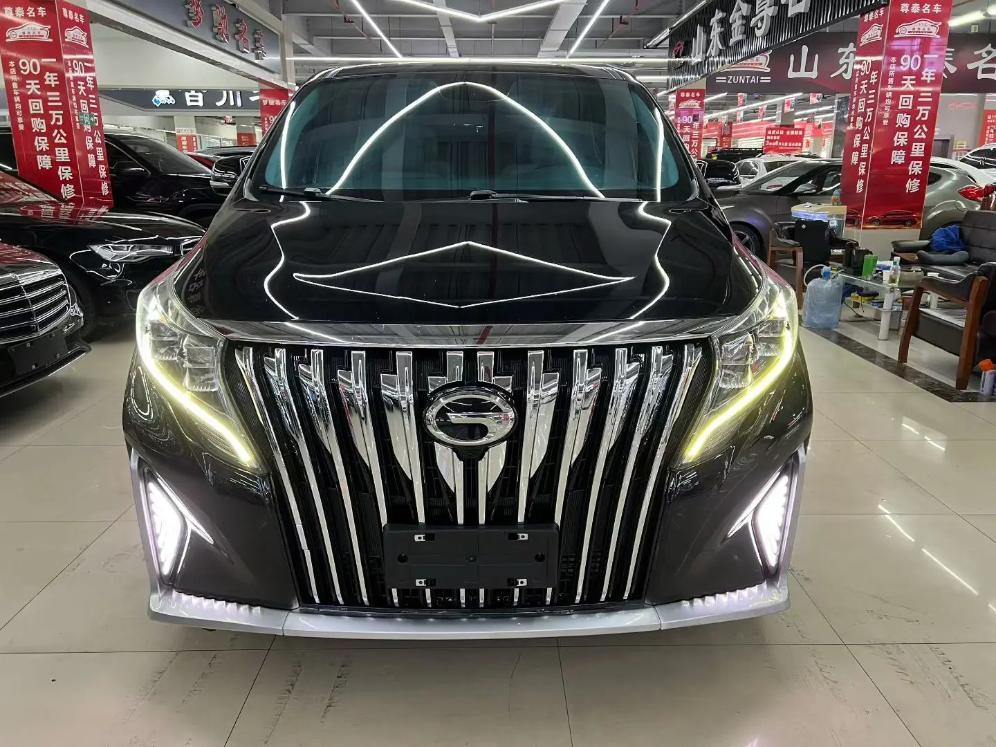 GAC Trumpchi M8  из Китая