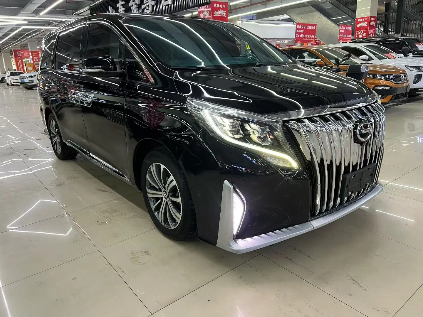 GAC Trumpchi M8  из Китая