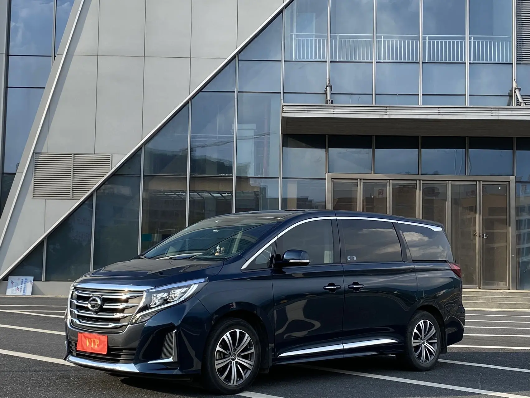 GAC Trumpchi M8  из Китая