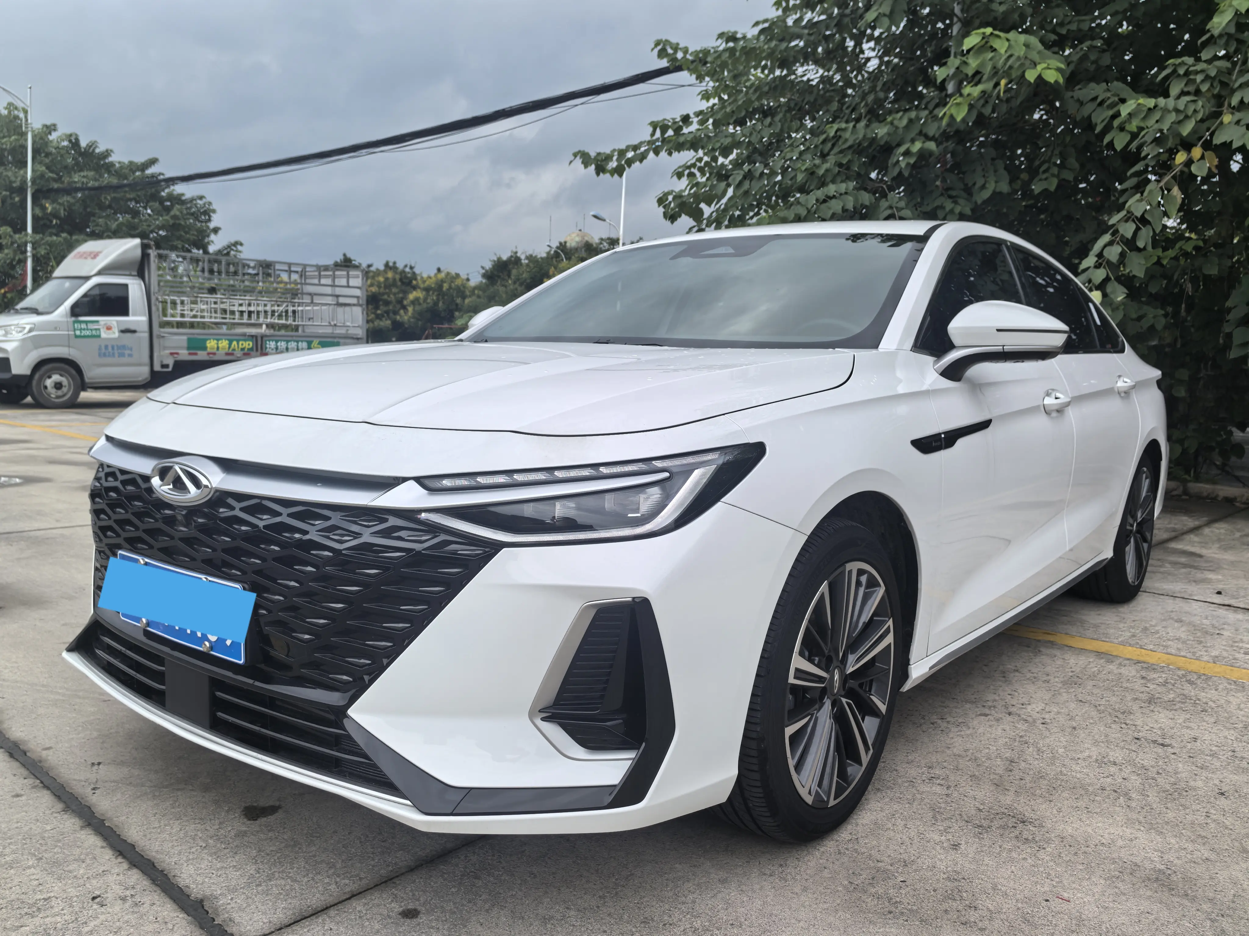 Chery Arrizo 8  из Китая