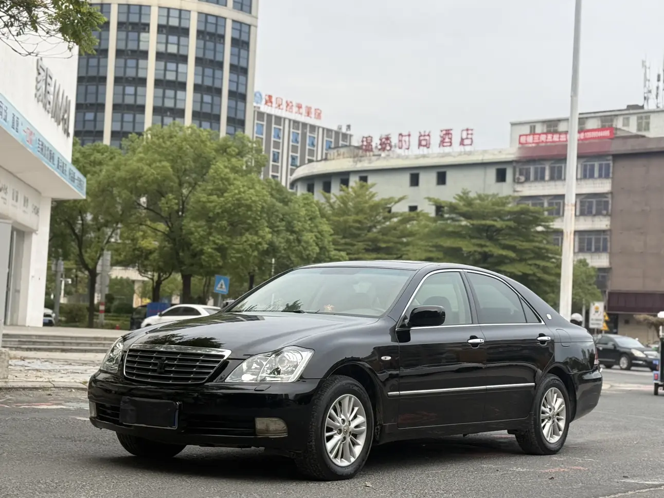 Toyota Crown  из Китая