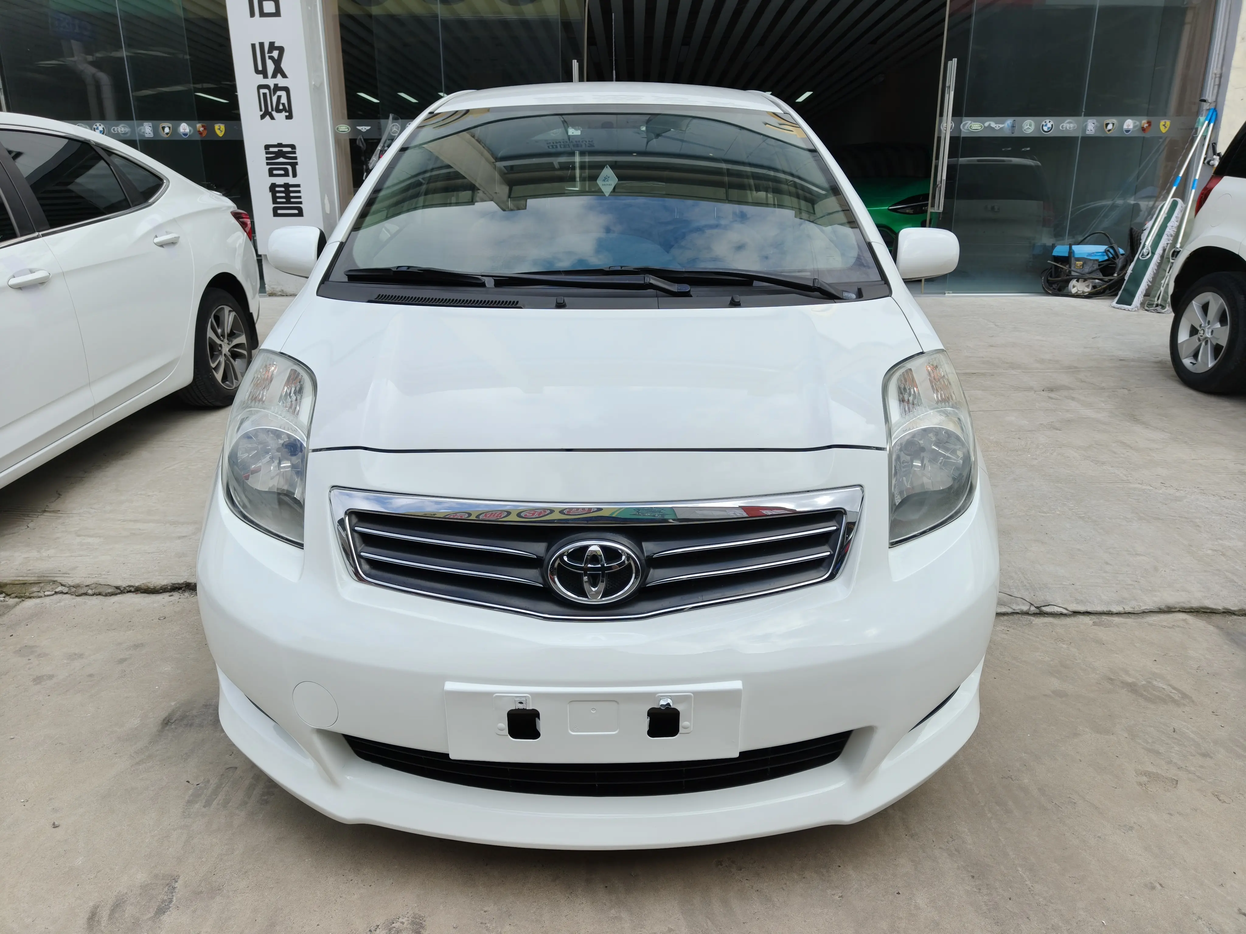 Toyota Yaris  из Китая