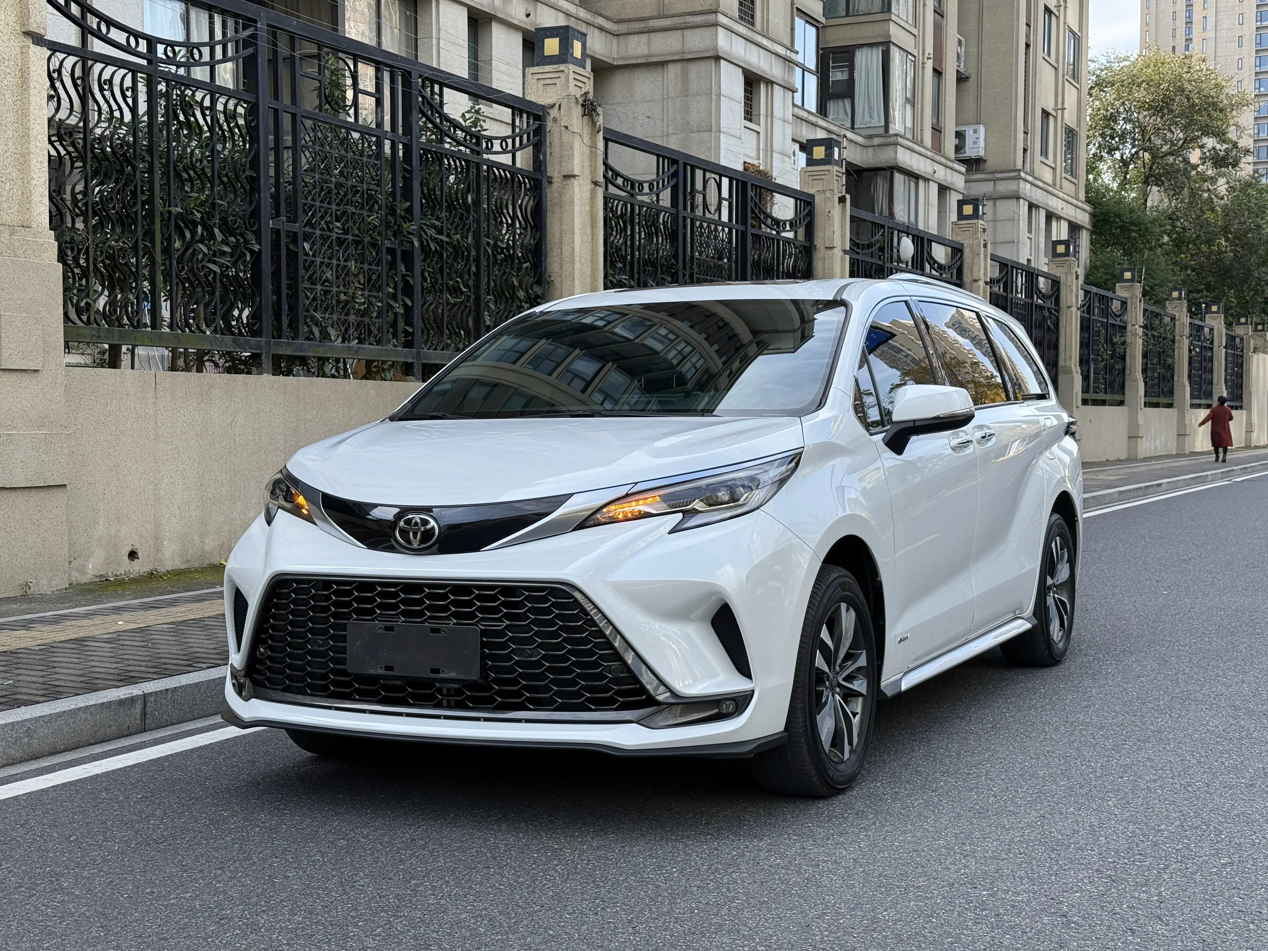 Toyota Granvia  из Китая