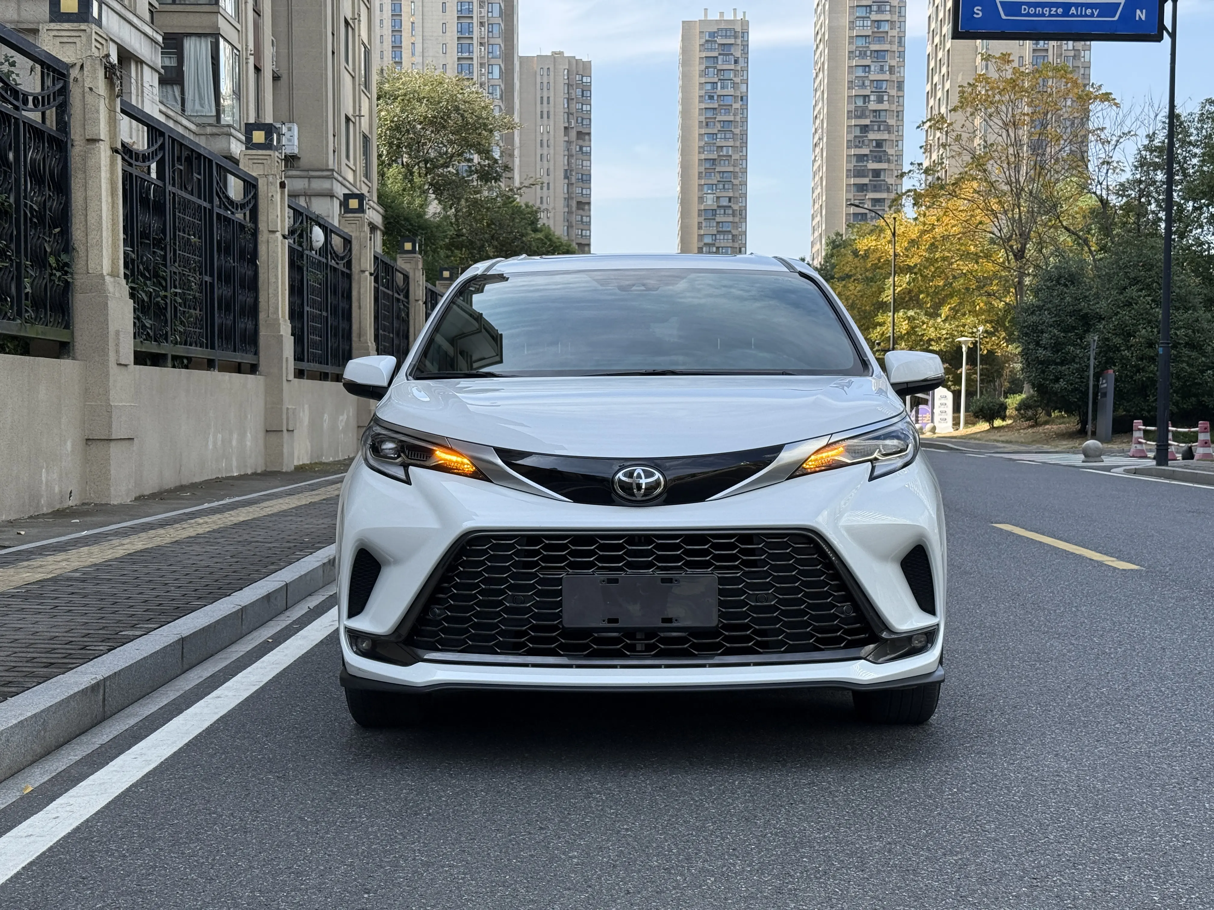 Toyota Granvia  из Китая