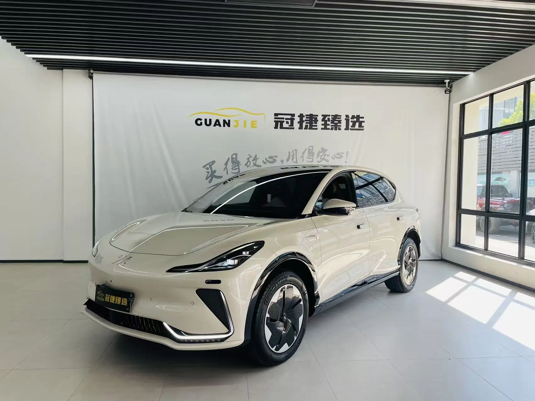 Zhiji LS7  из Китая