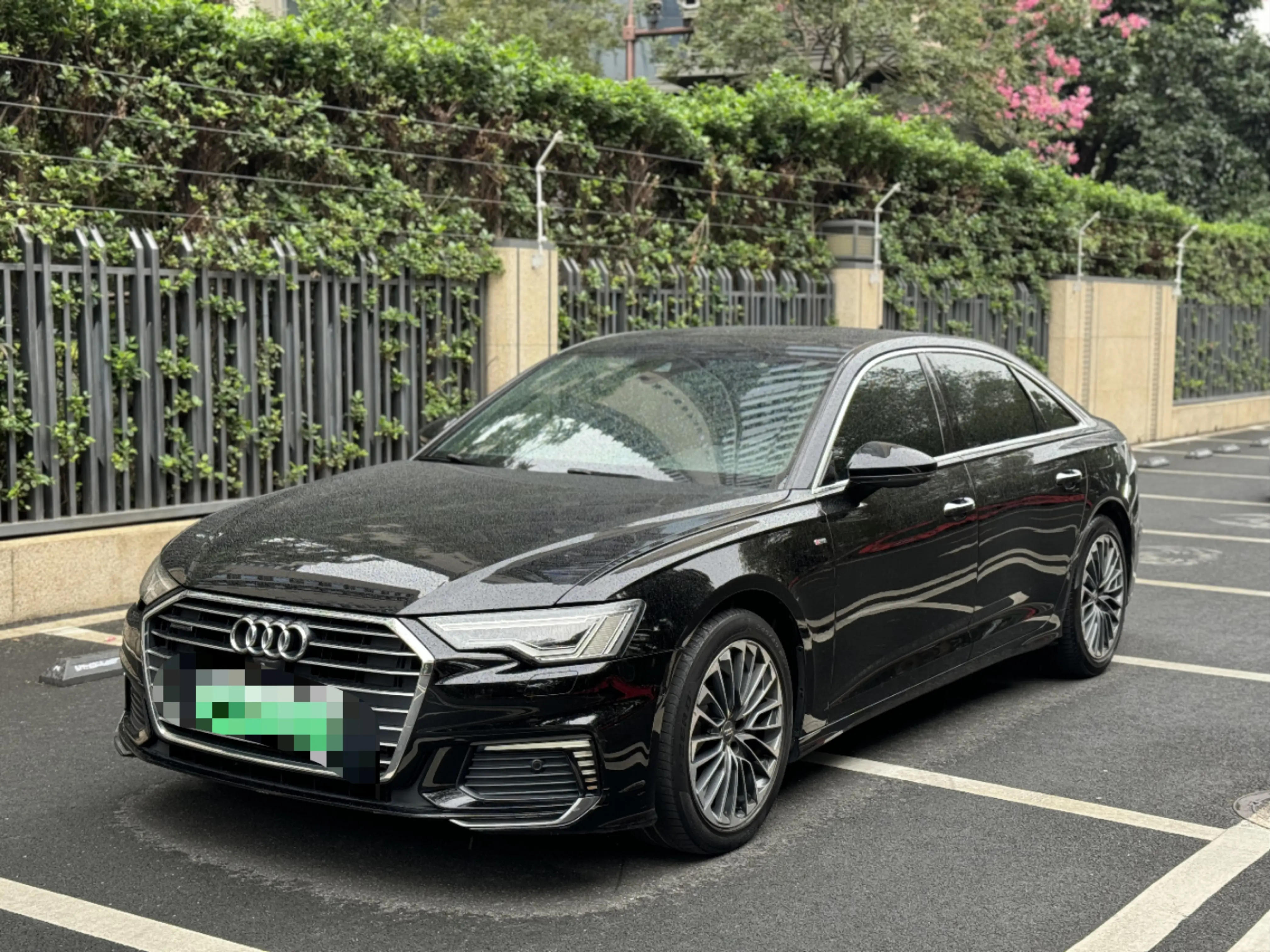 Audi A6L PHEV  из Китая