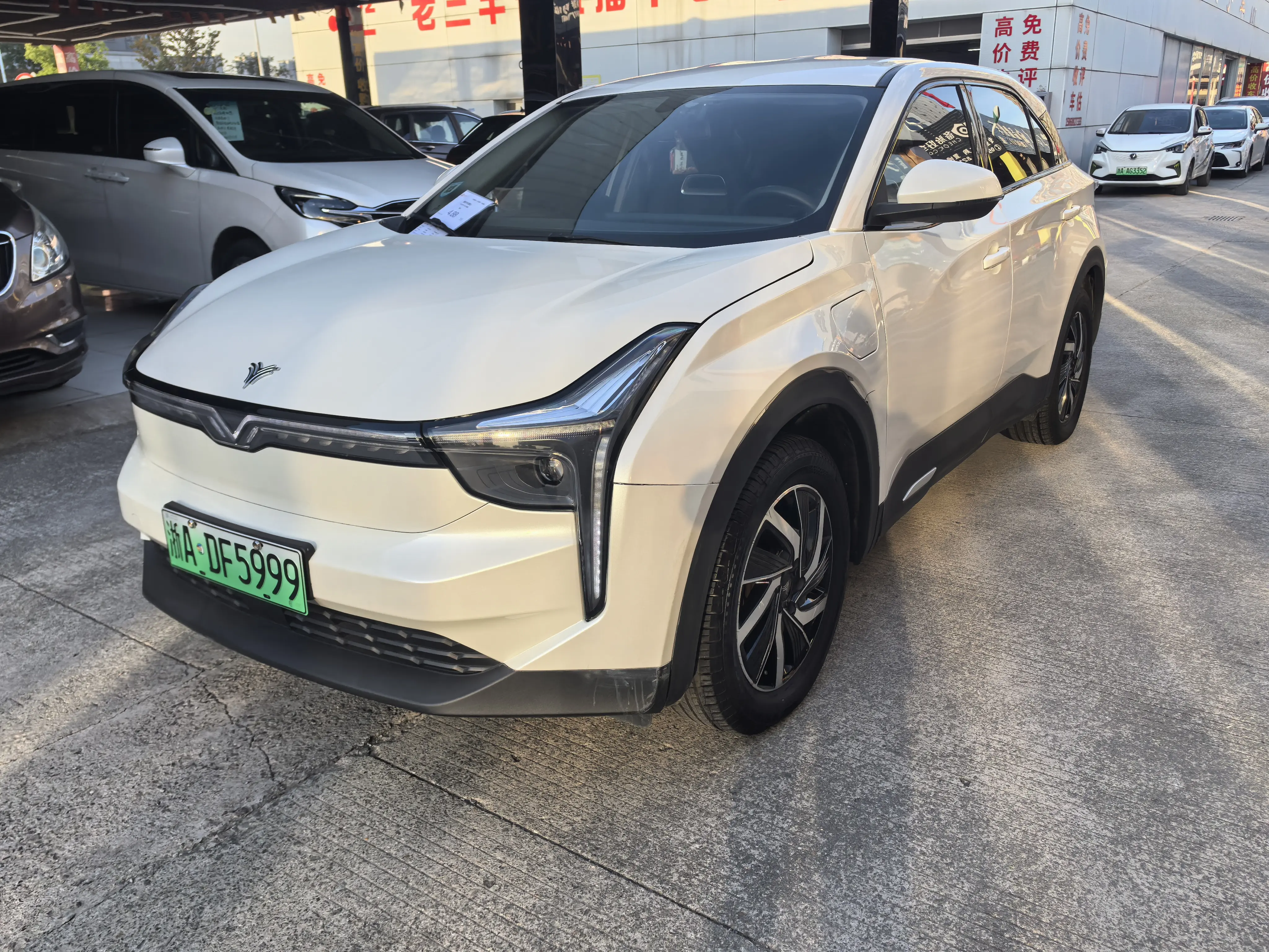 NETA NezhaU  из Китая