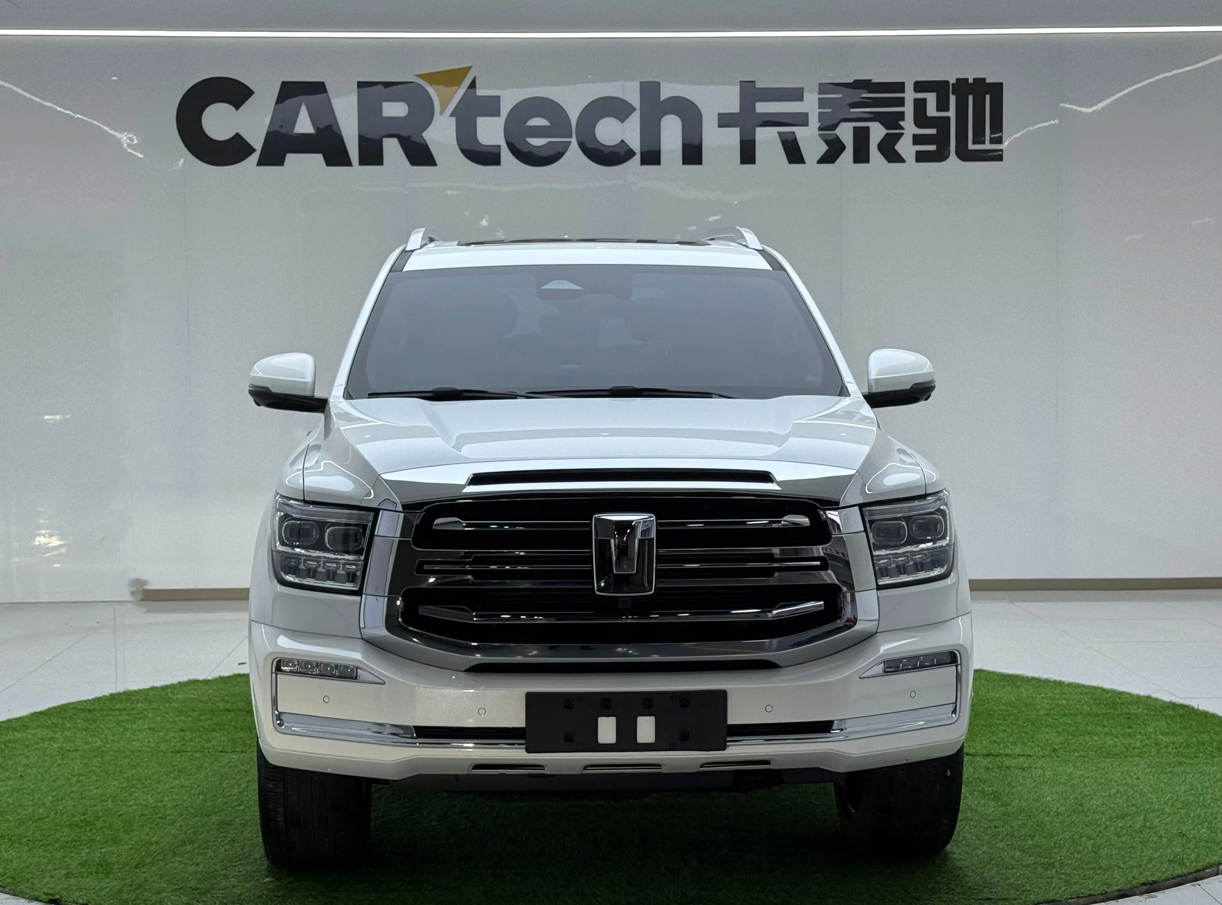 Tank 500 Hi4-T  из Китая