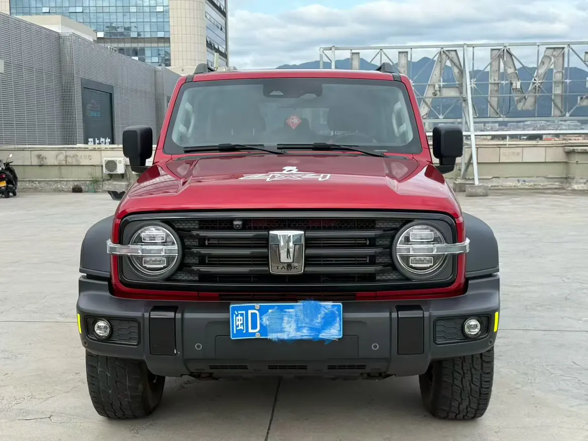 Tank 300  из Китая