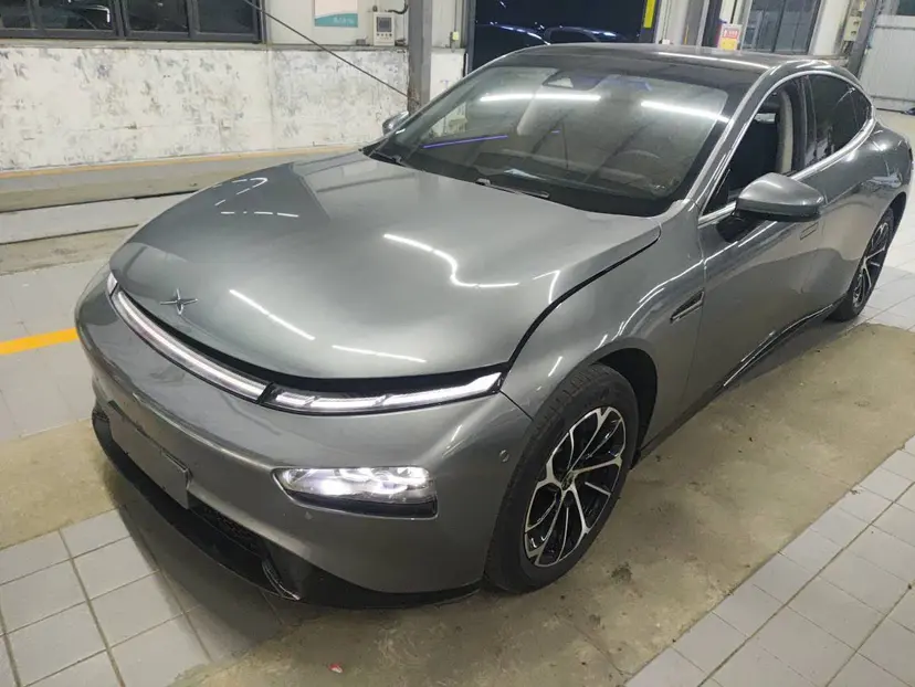 Xpeng P7  из Китая