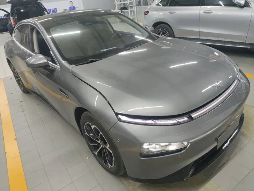 Xpeng P7  из Китая