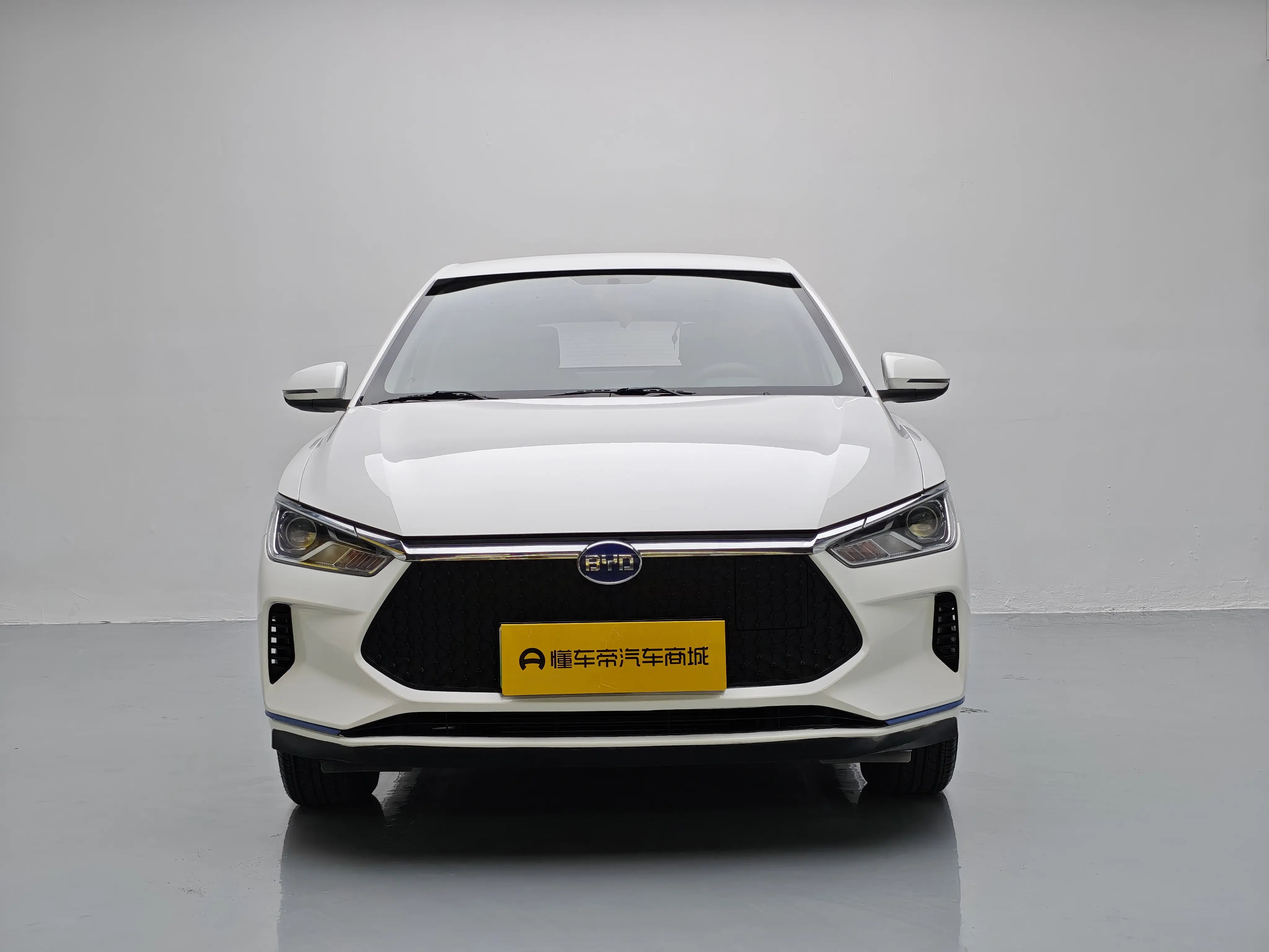 BYD e2  из Китая