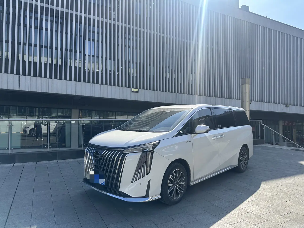 GAC Trumpchi M8  из Китая