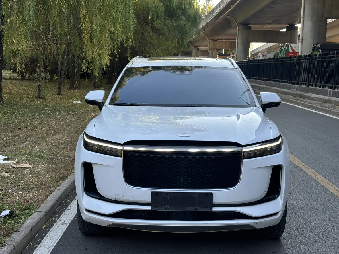 Li ONE (Ideal ONE)  из Китая