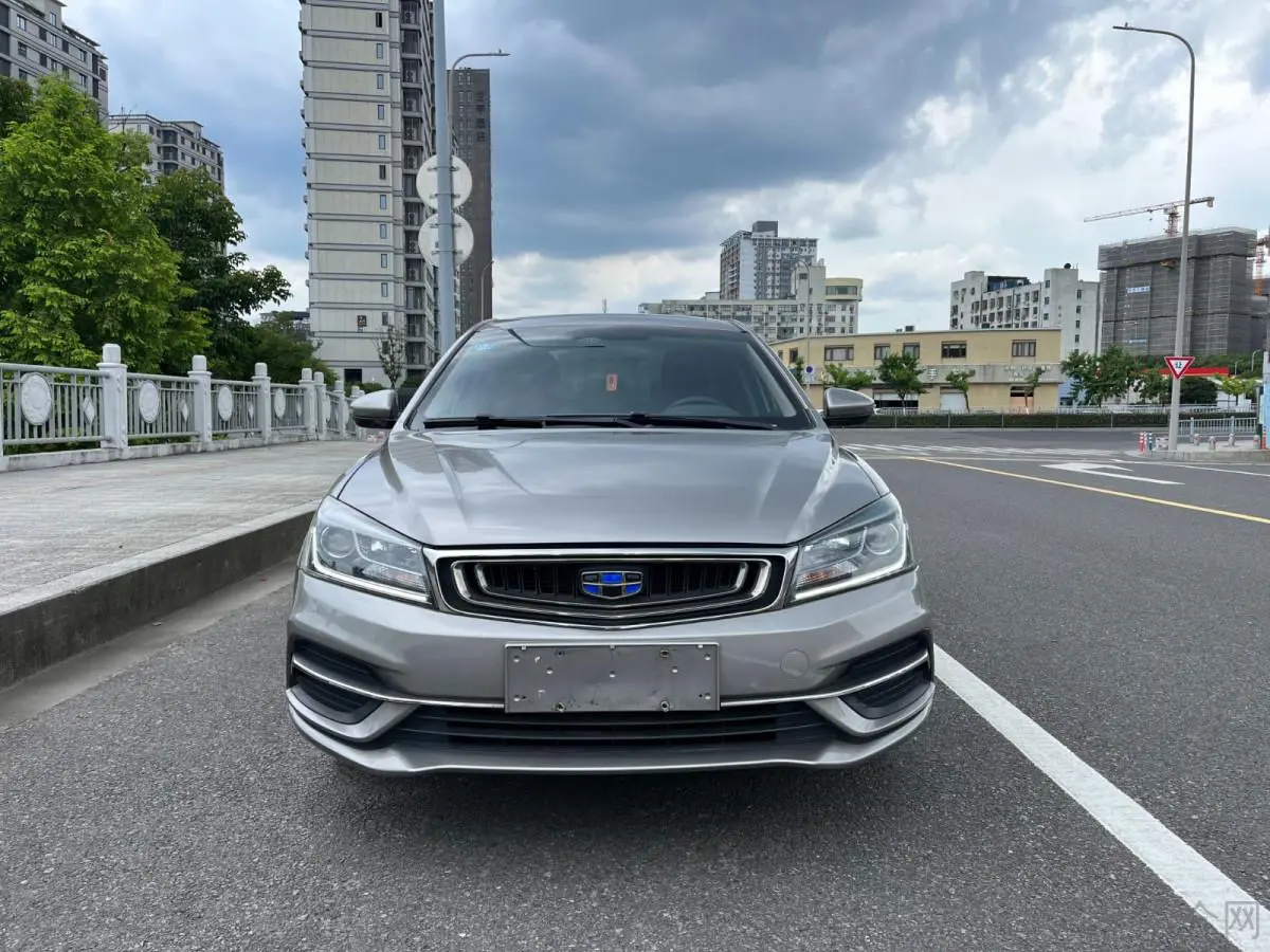 Geely Emgrand  из Китая