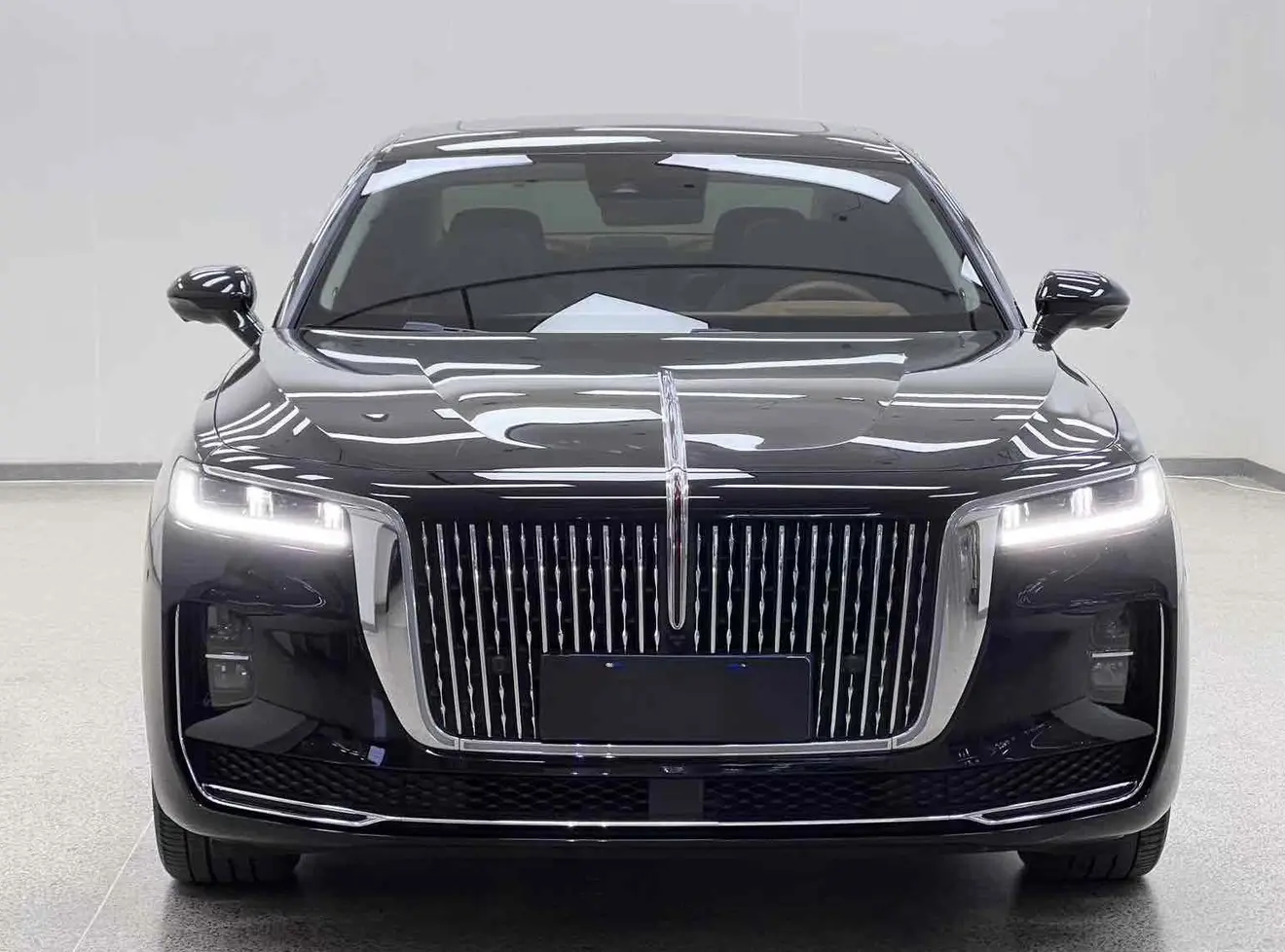 Hongqi H9  из Китая