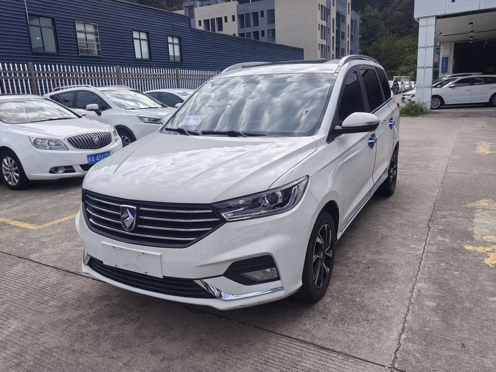Baojun 360  из Китая