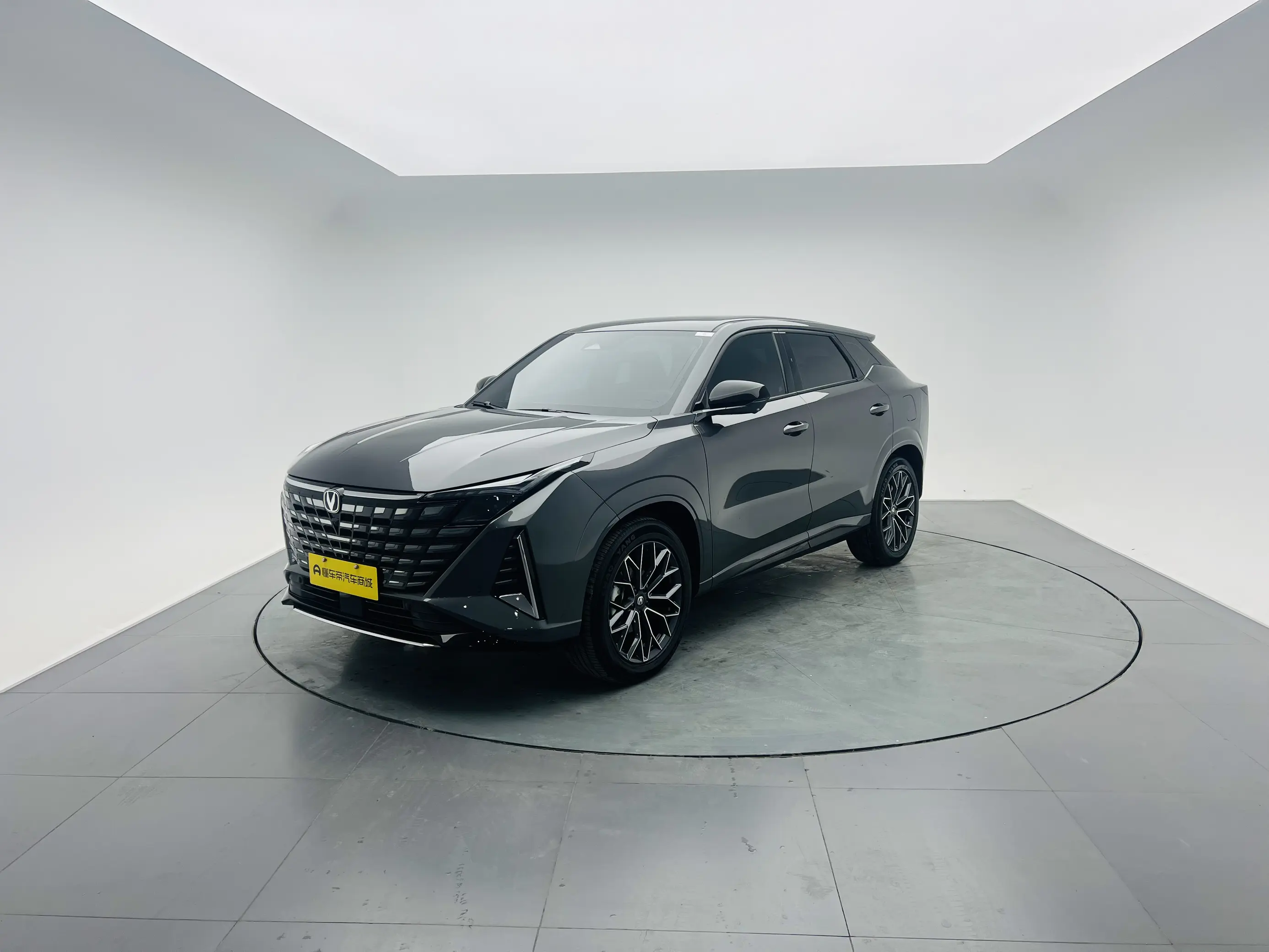 Changan UNI-Z PHEV  из Китая