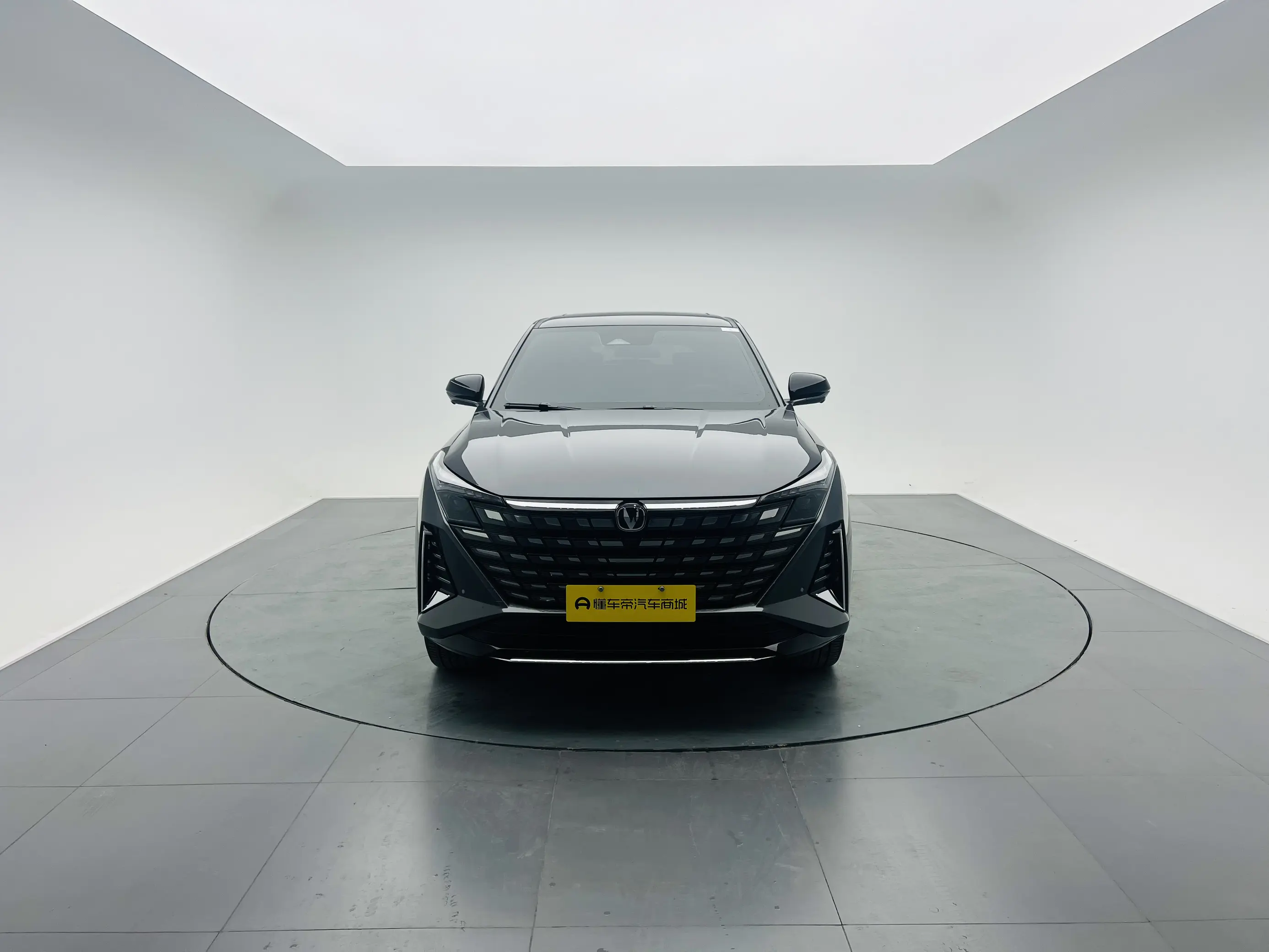 Changan UNI-Z PHEV  из Китая