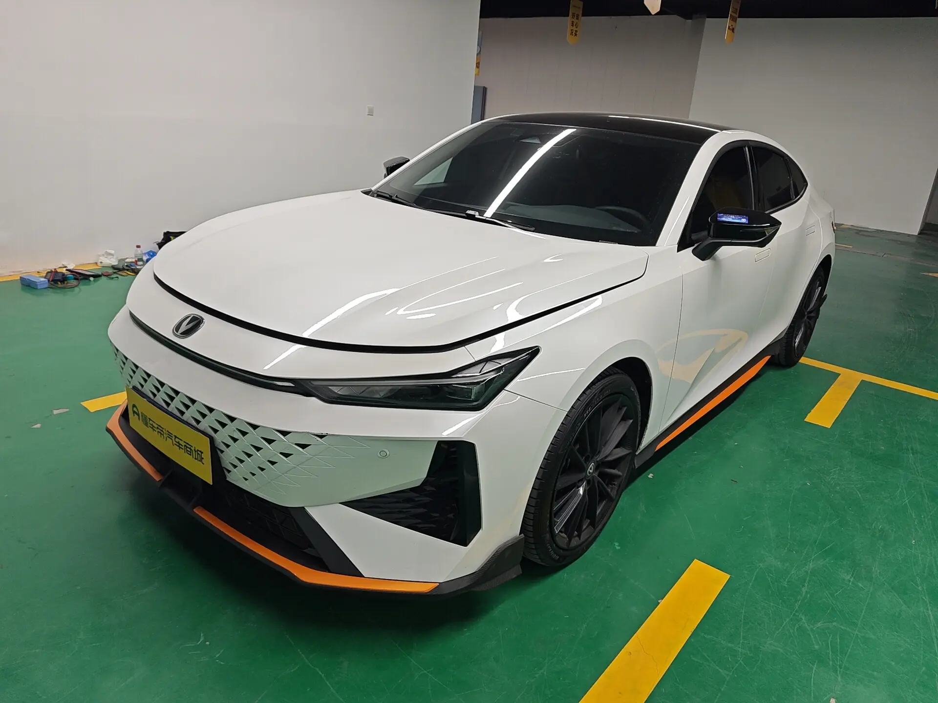 Changan UNI-V  из Китая