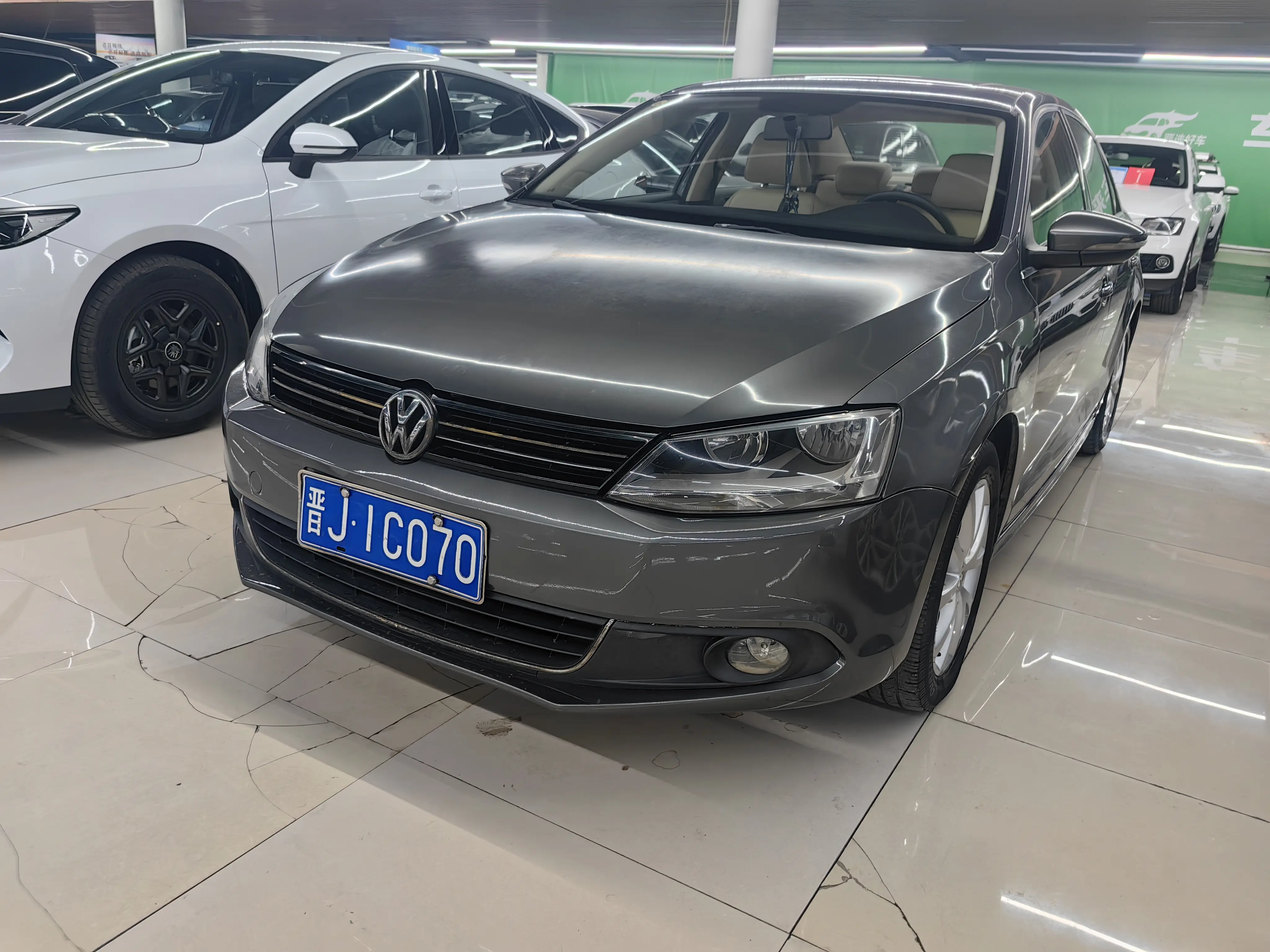 Volkswagen Sagitar  из Китая