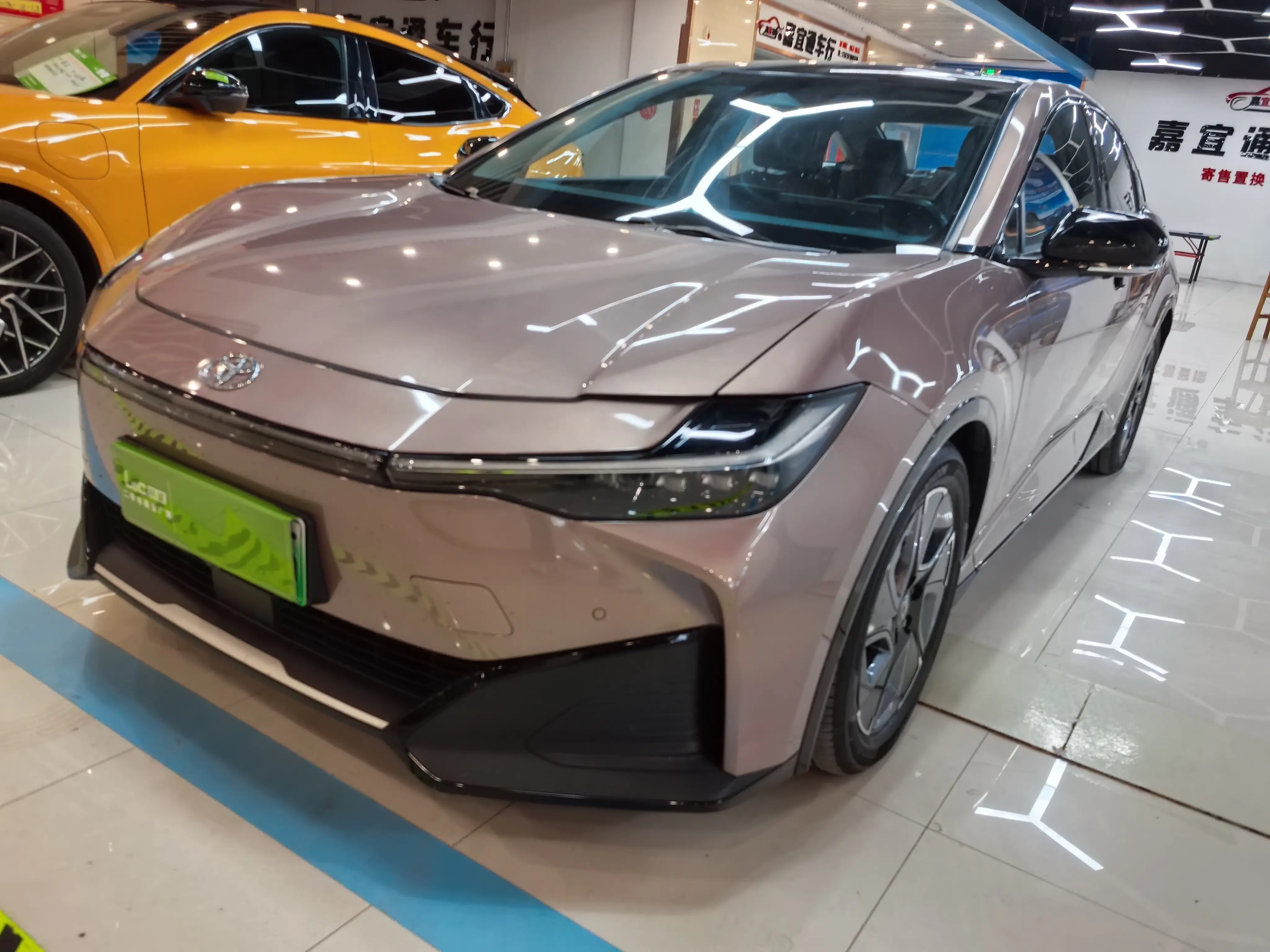 Toyota bZ3  из Китая