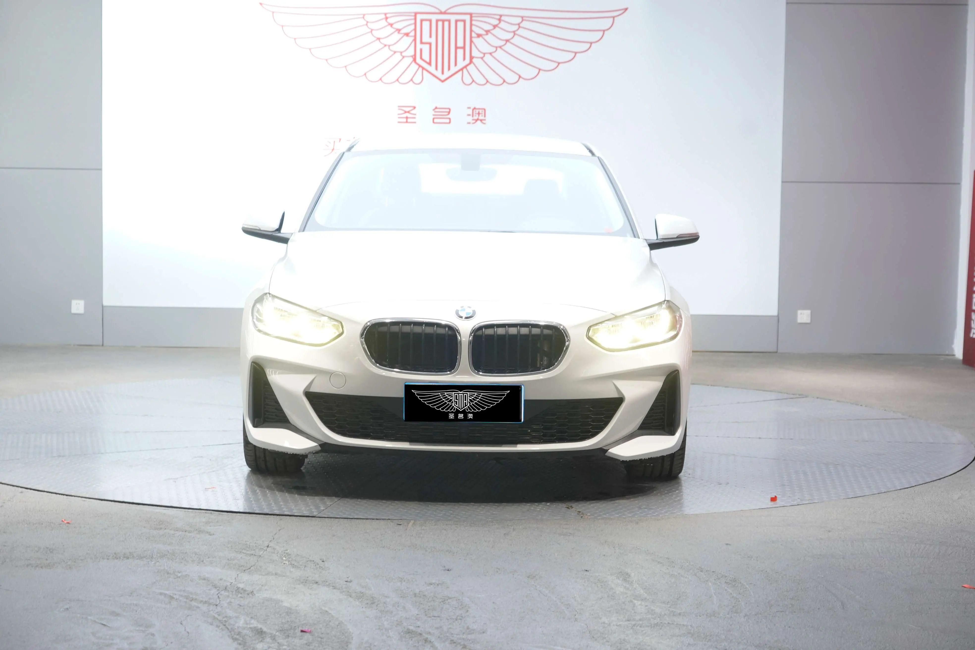 BMW 1 Series  из Китая