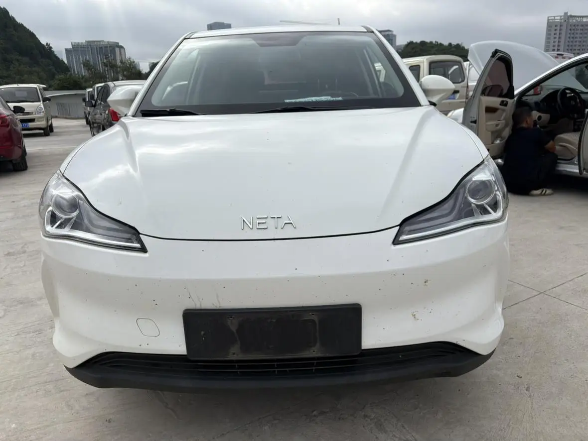 NETA Nezha V  из Китая