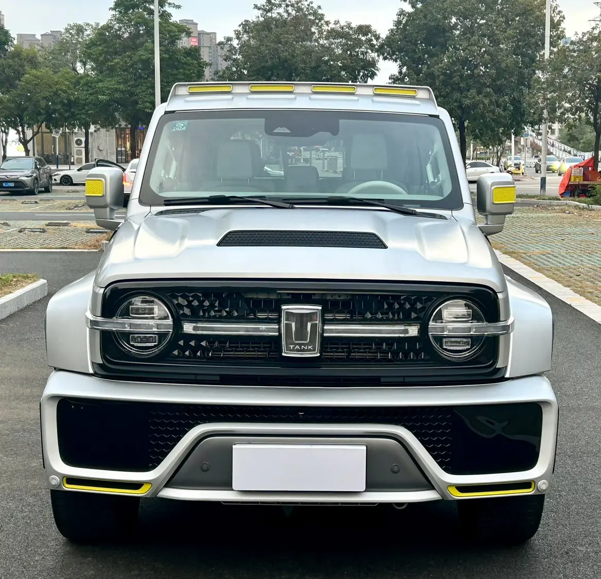 Tank Cyber  300  из Китая