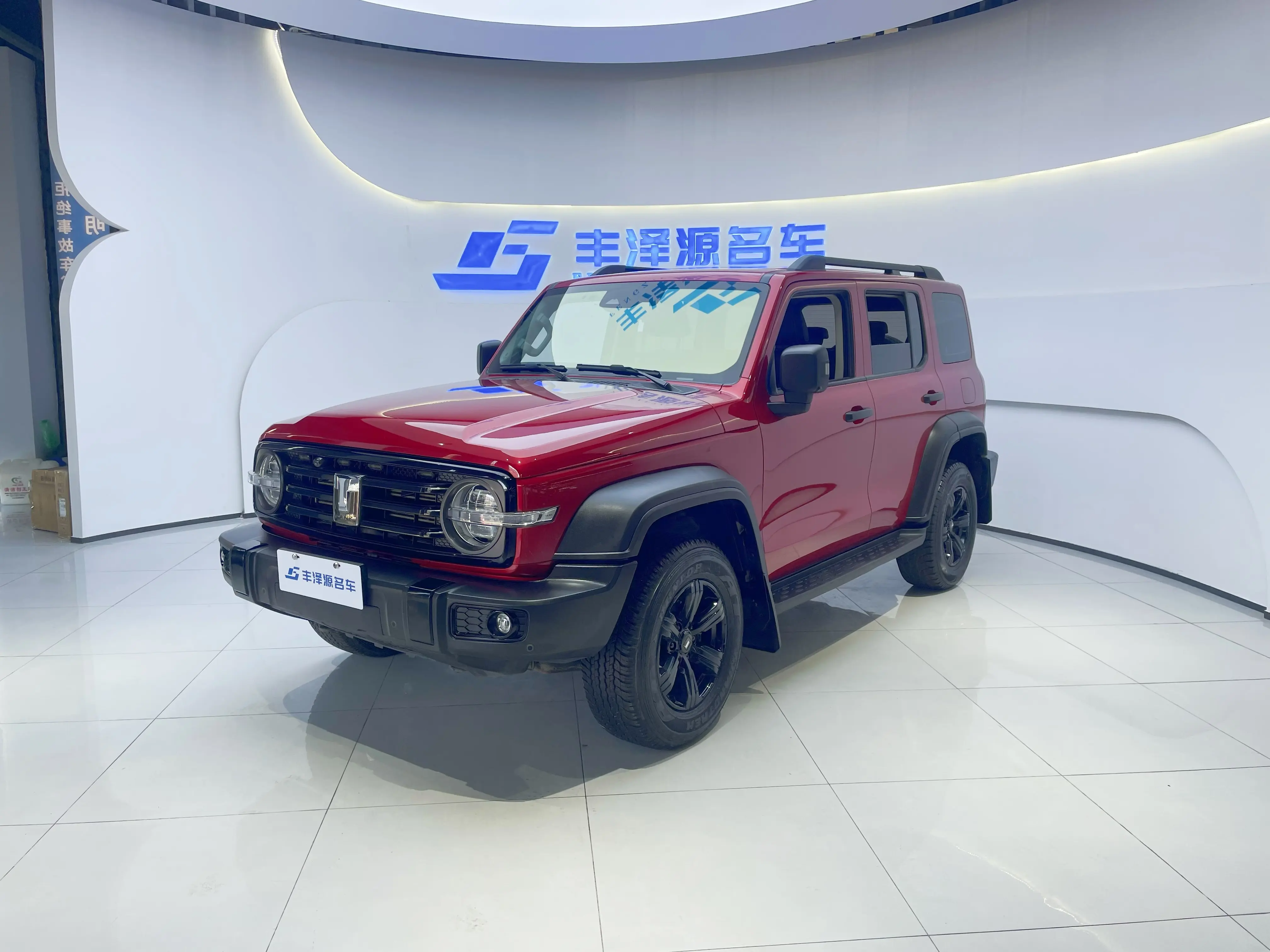 Tank 300  из Китая