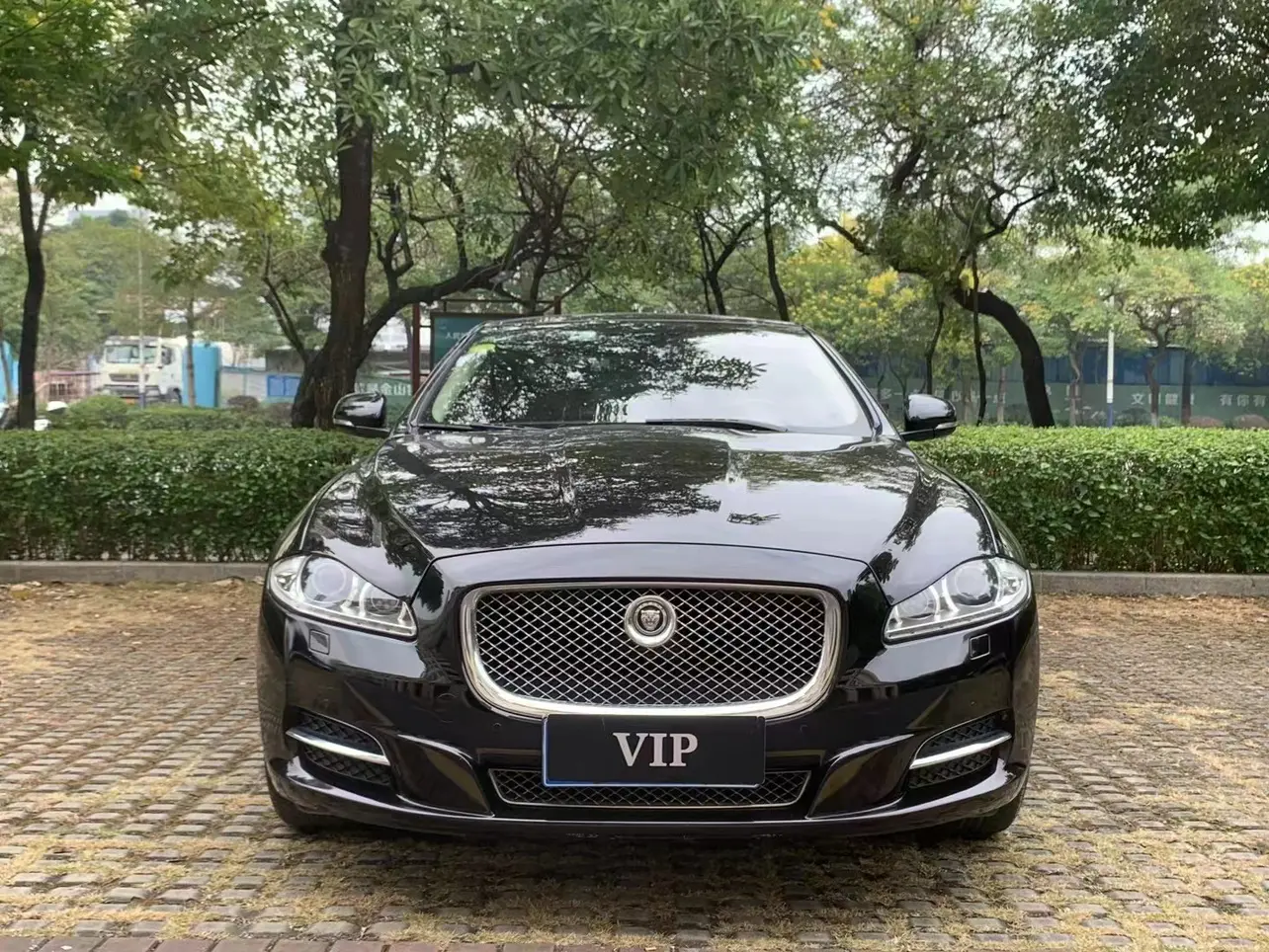 Jaguar XJ  из Китая
