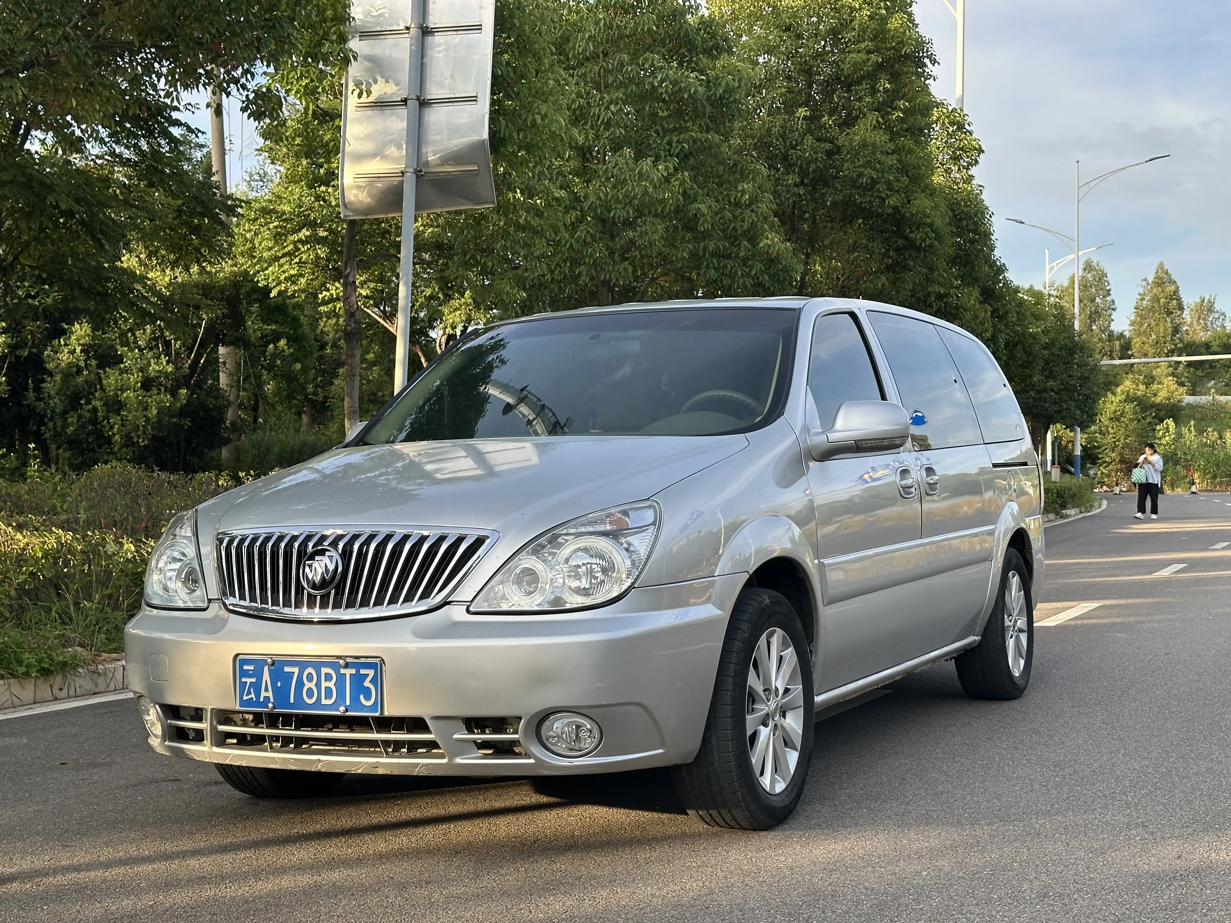 Buick GL8  из Китая