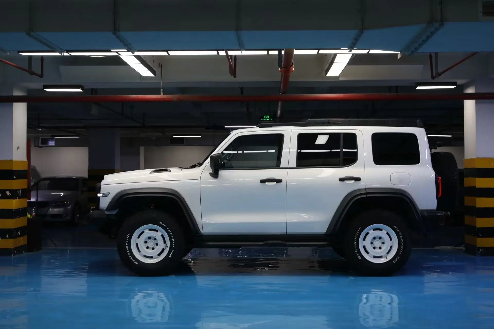 Tank 300  из Китая