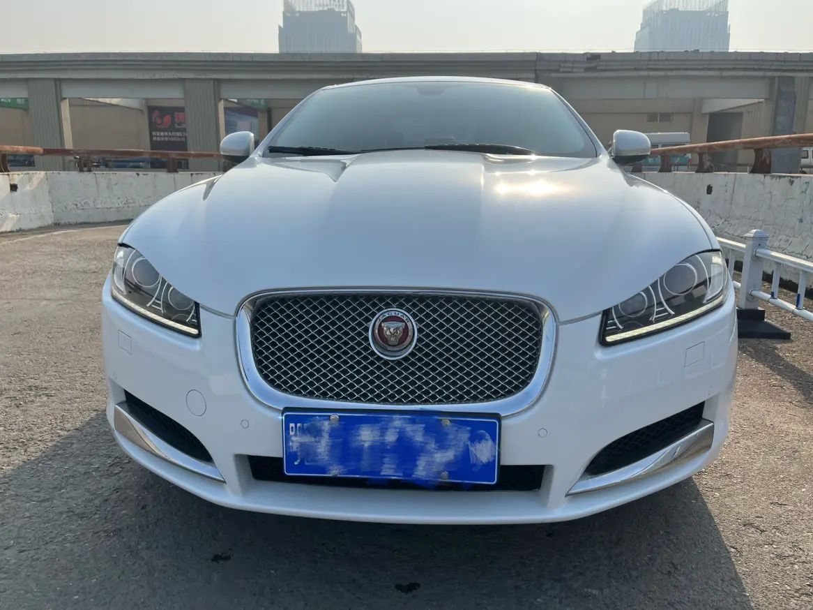 Jaguar XF  из Китая