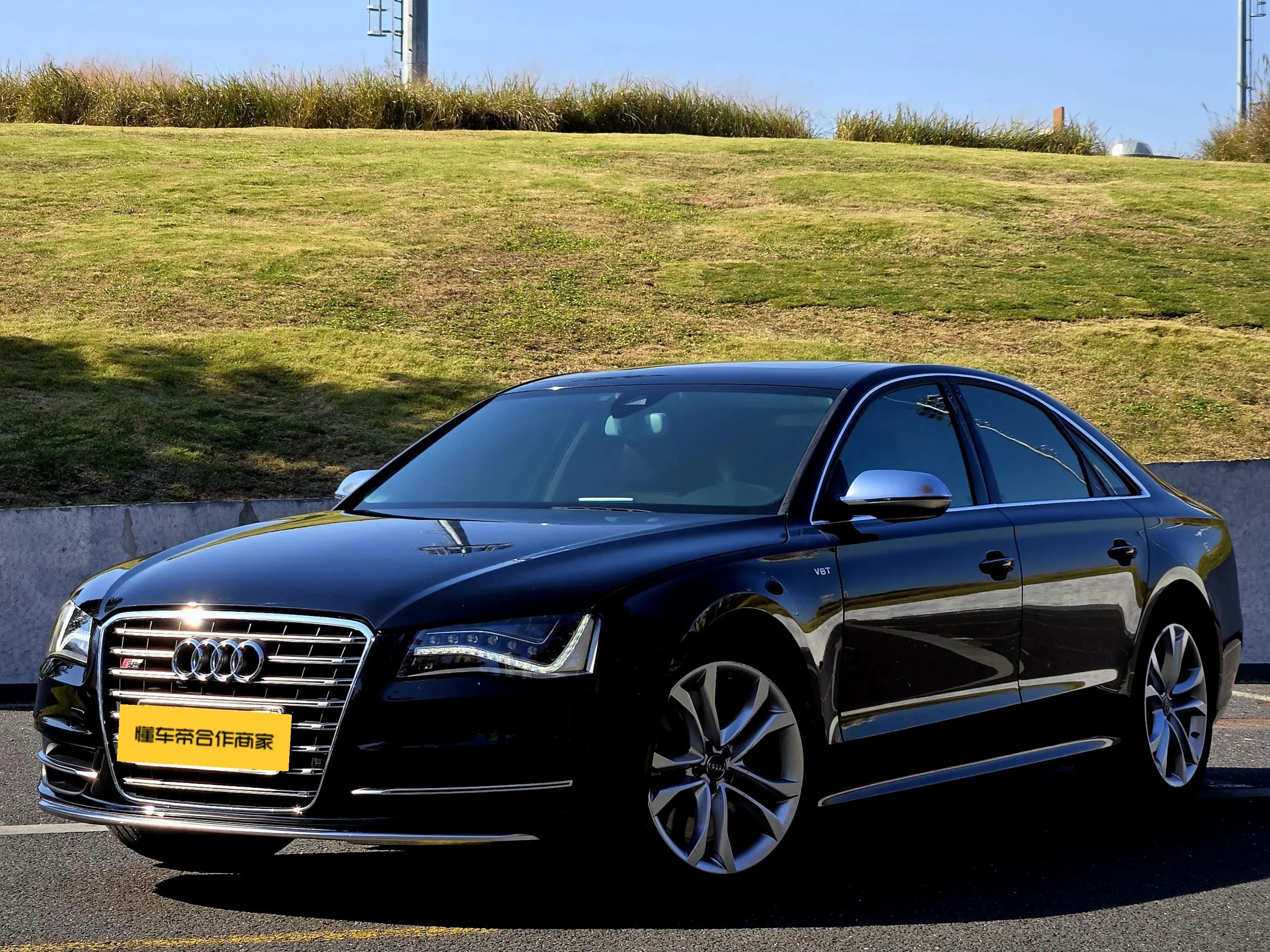 Audi S8  из Китая