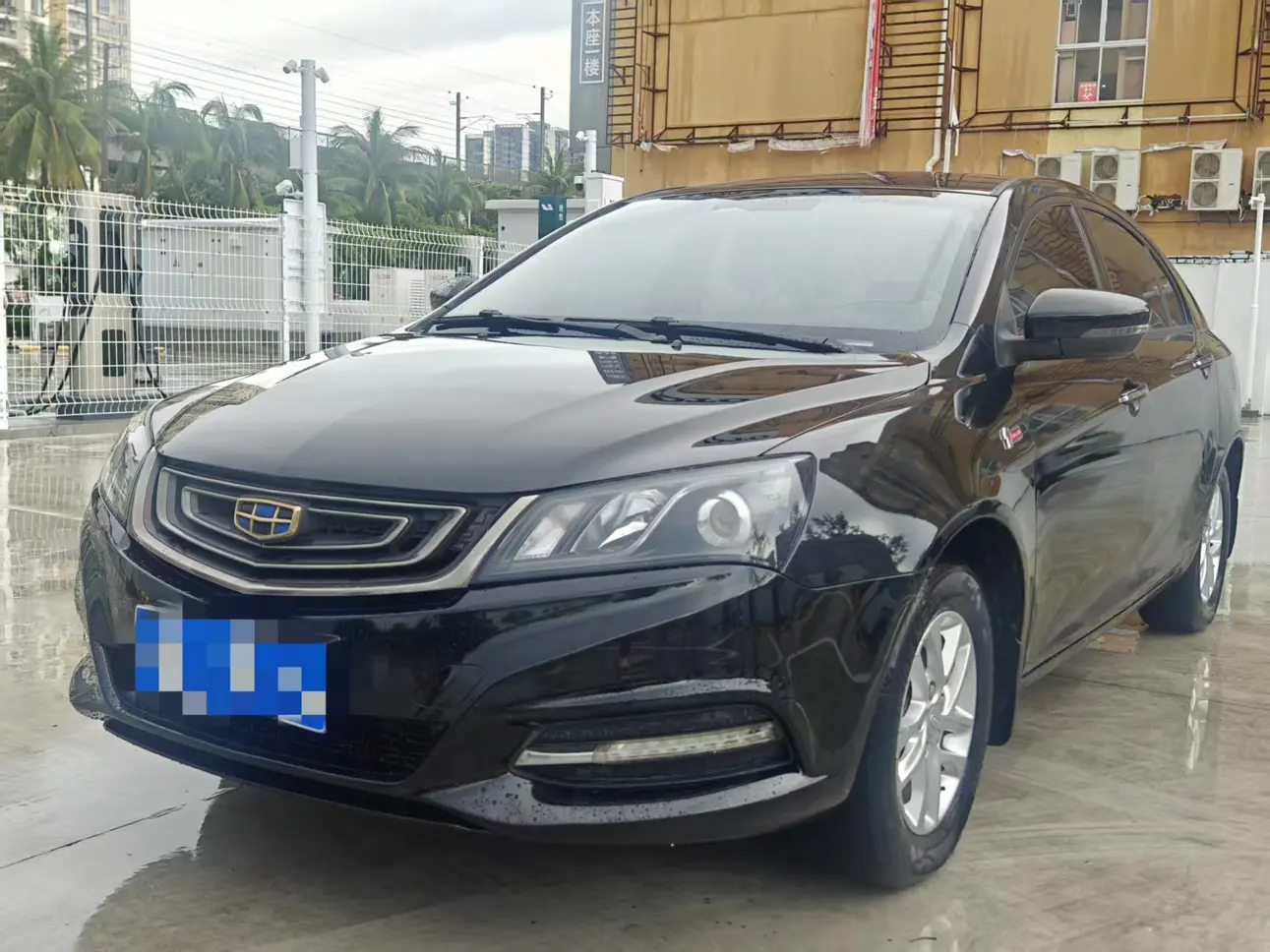 Geely Emgrand  из Китая