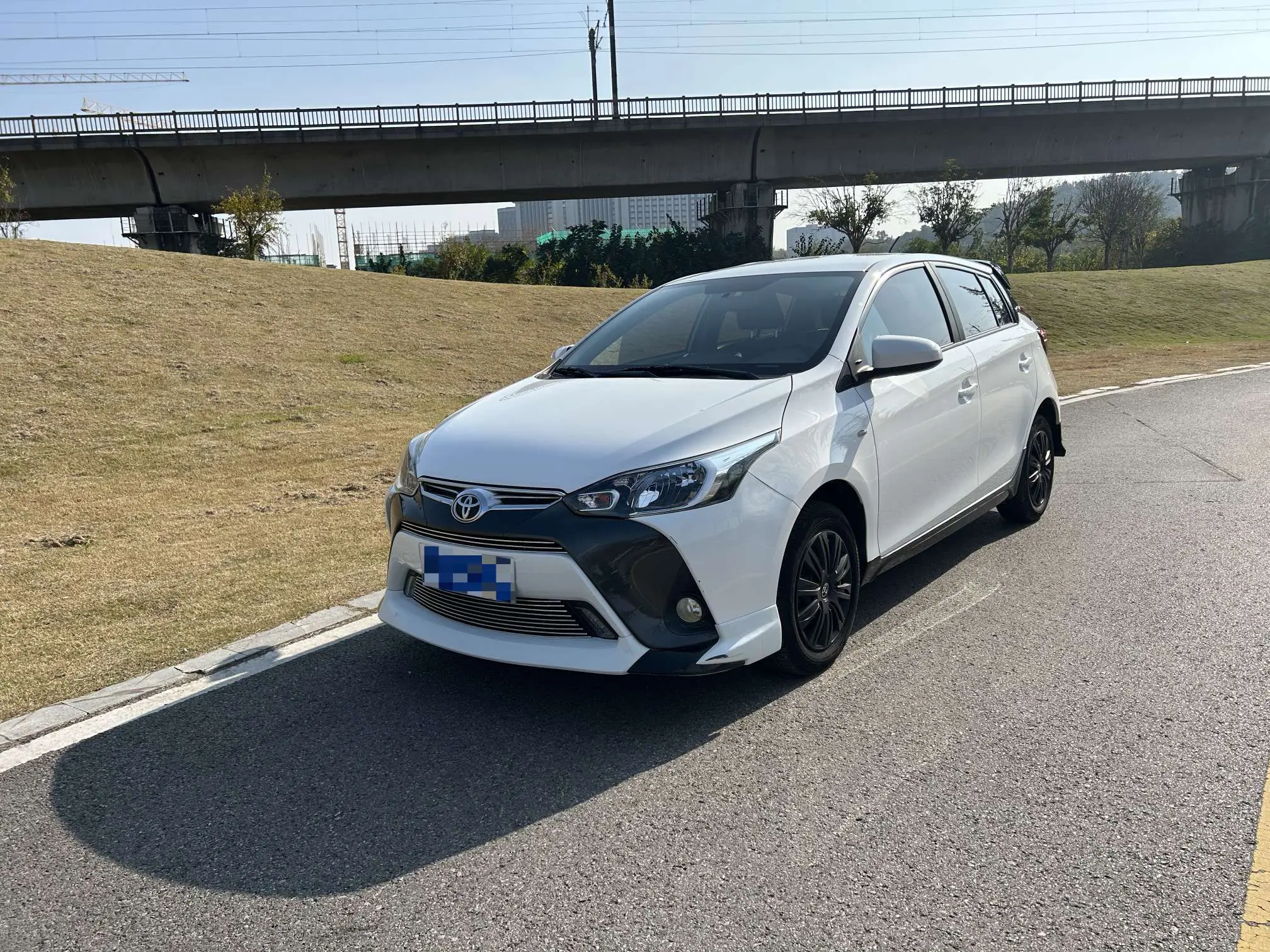 Toyota Yaris L  из Китая