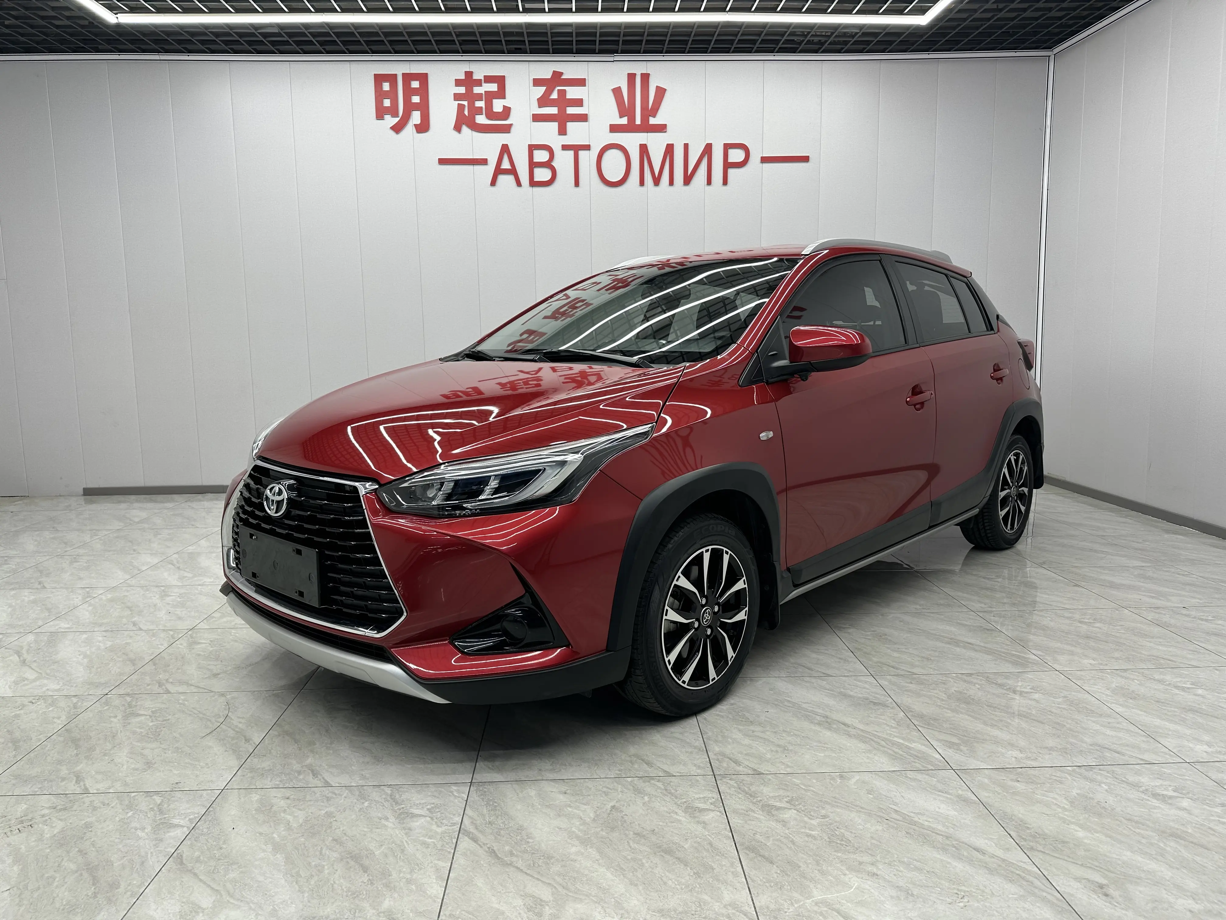 Toyota Yaris L  из Китая