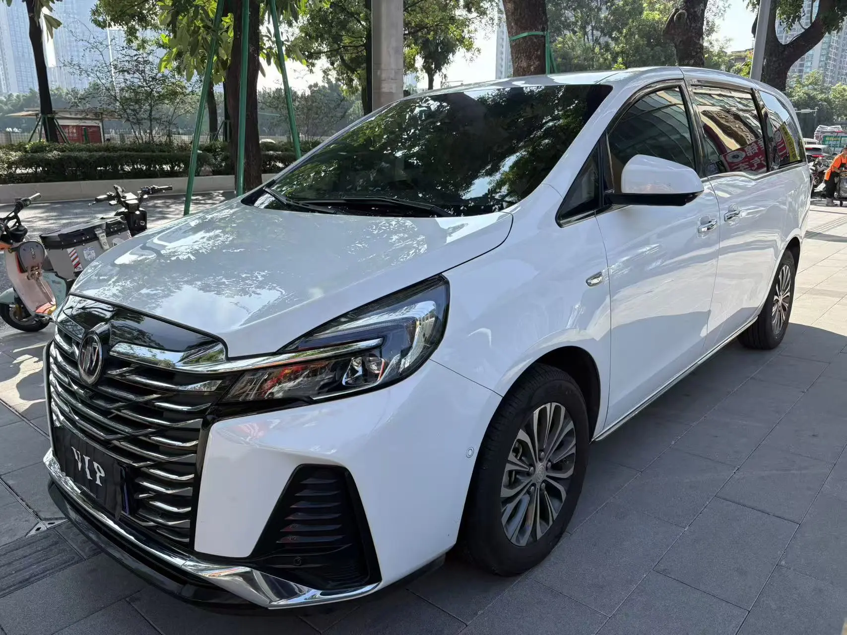 Buick GL8  из Китая