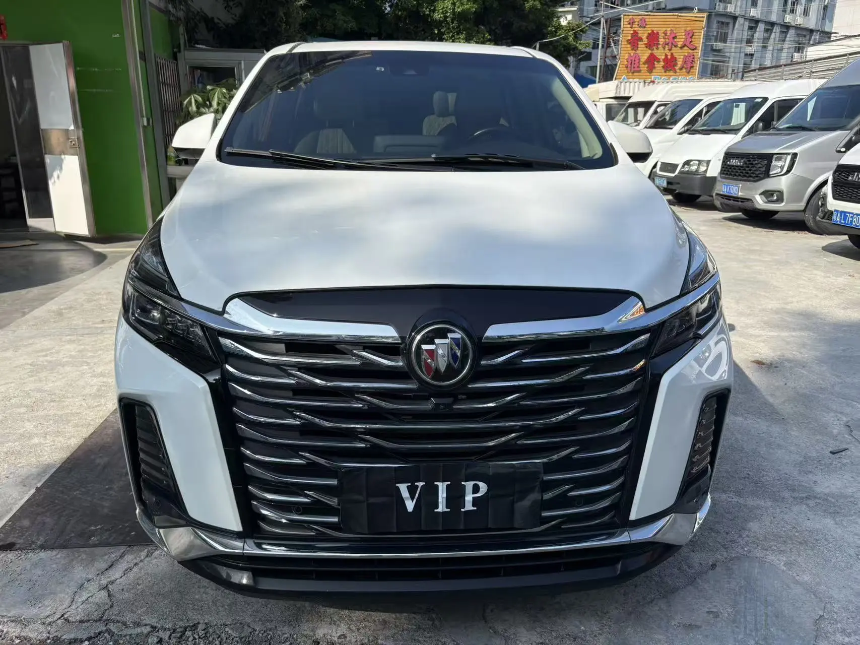 Buick GL8  из Китая