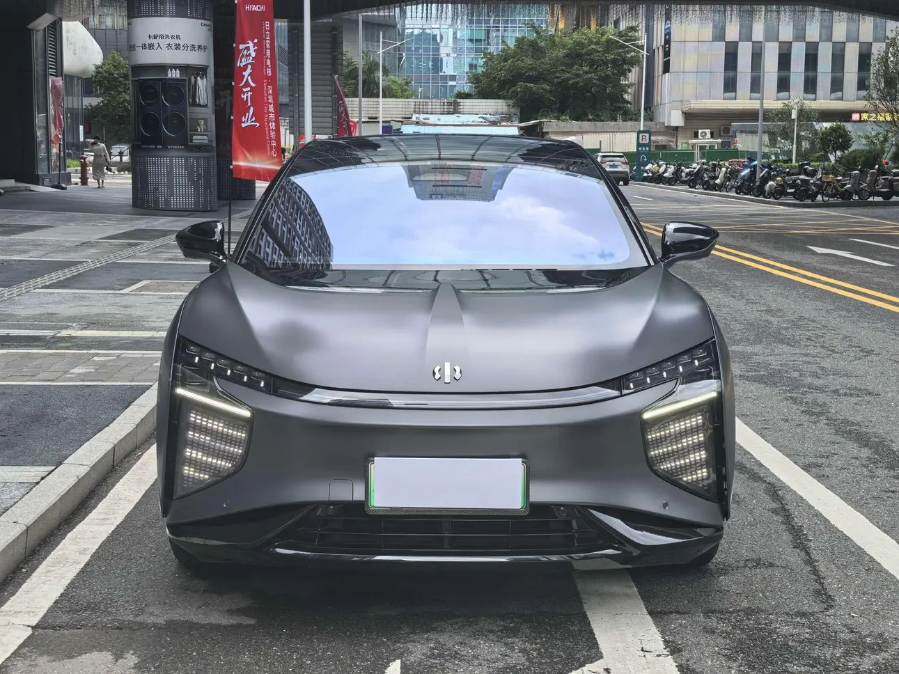 HiPhi X  из Китая