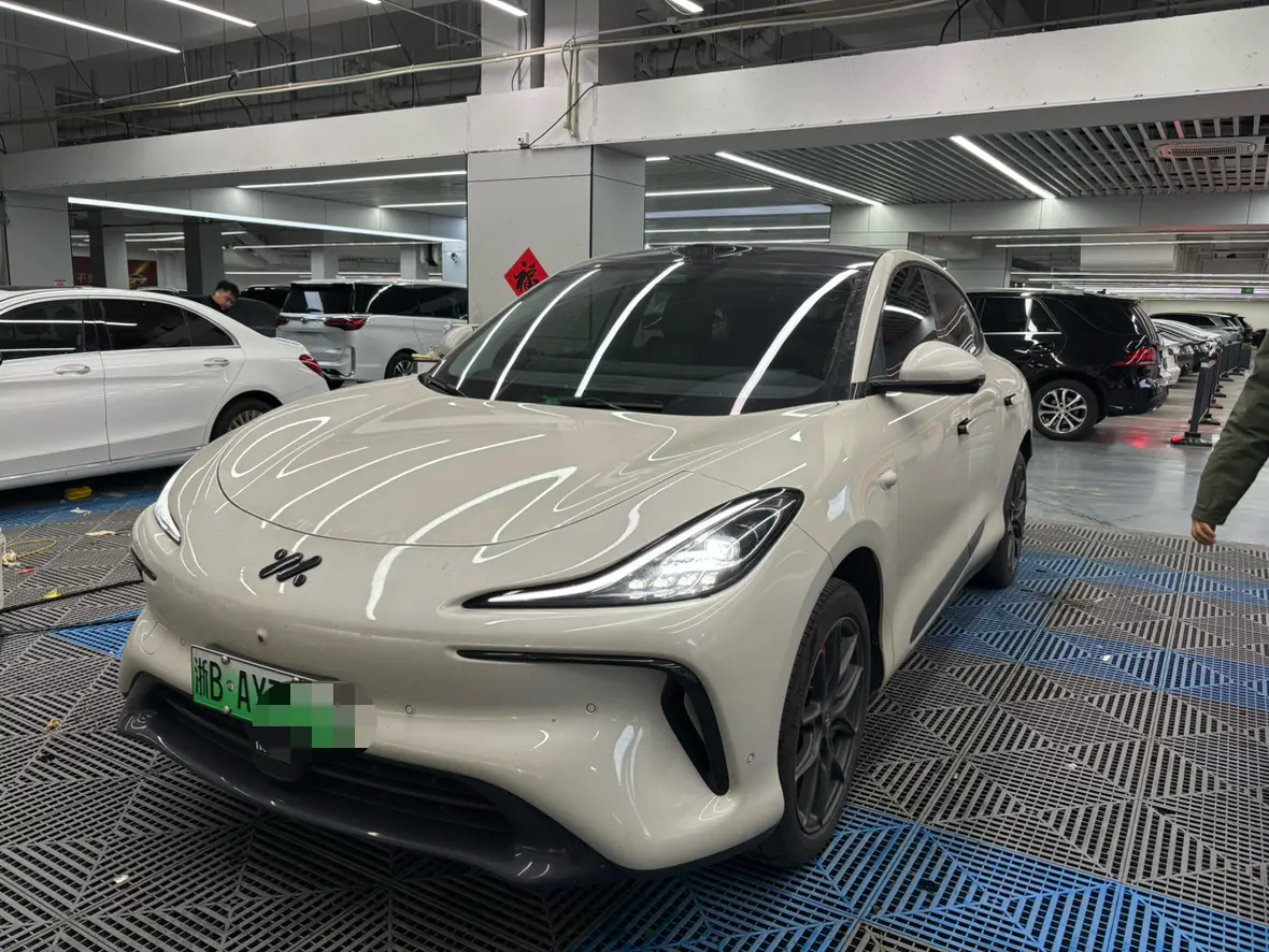 Zhiji LS6  из Китая