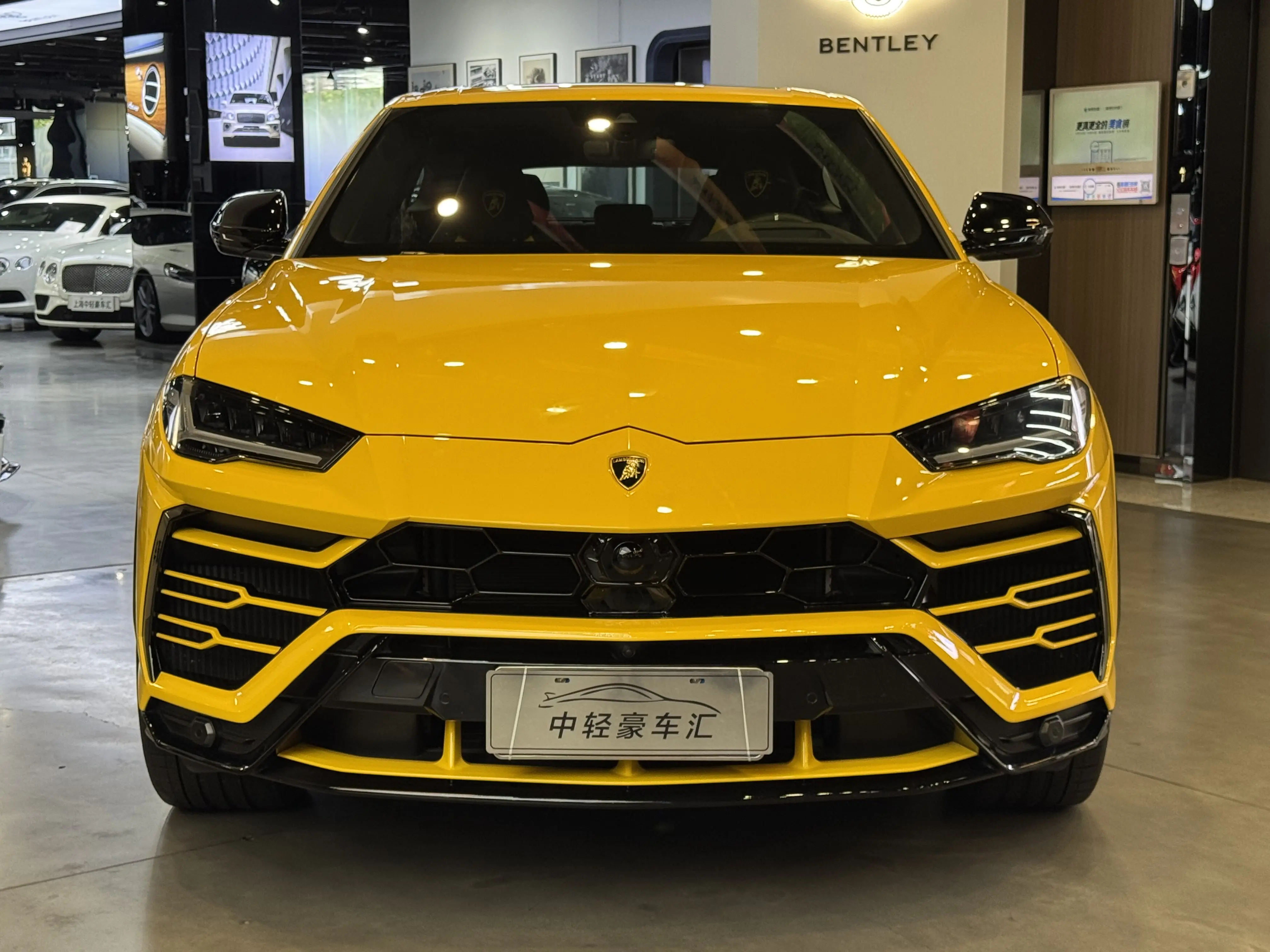 Lamborghini Urus  из Китая